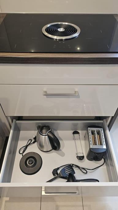 CASA8070 - Exklusive große Maisonette-Wohnung 91 qm für Familien, Gruppen, Geschäftsreisende, inklusive Parkplatz, WLAN, Kaffee und Tee, voll ausgestattet 