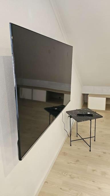 CASA8070 - Exklusive große Maisonette-Wohnung 91 qm für Familien, Gruppen, Geschäftsreisende, inklusive Parkplatz, WLAN, Kaffee und Tee, voll ausgestattet 