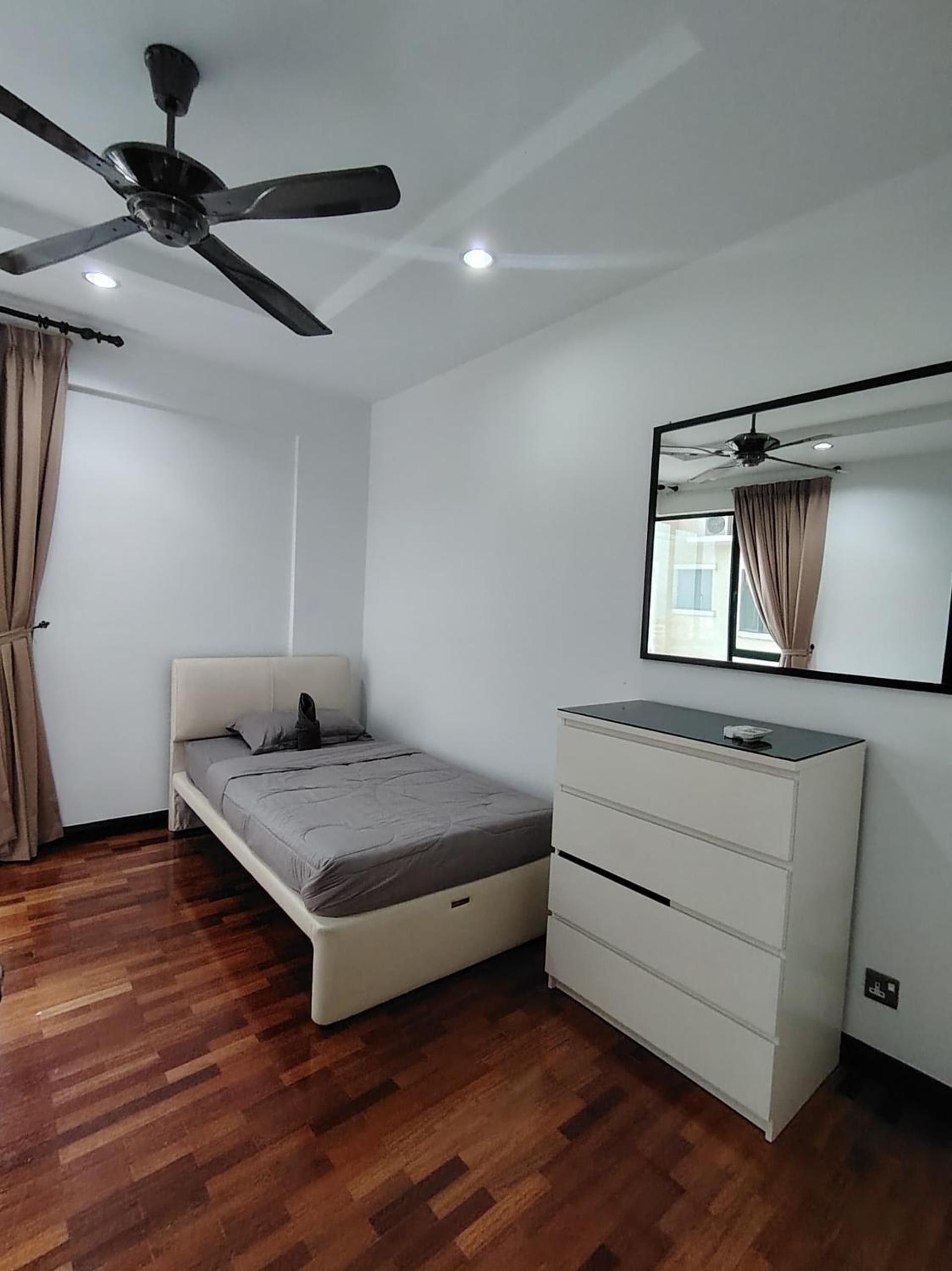 Cozy Desa ParkCity 2 Bedroom Highspeed WiFi with Pool