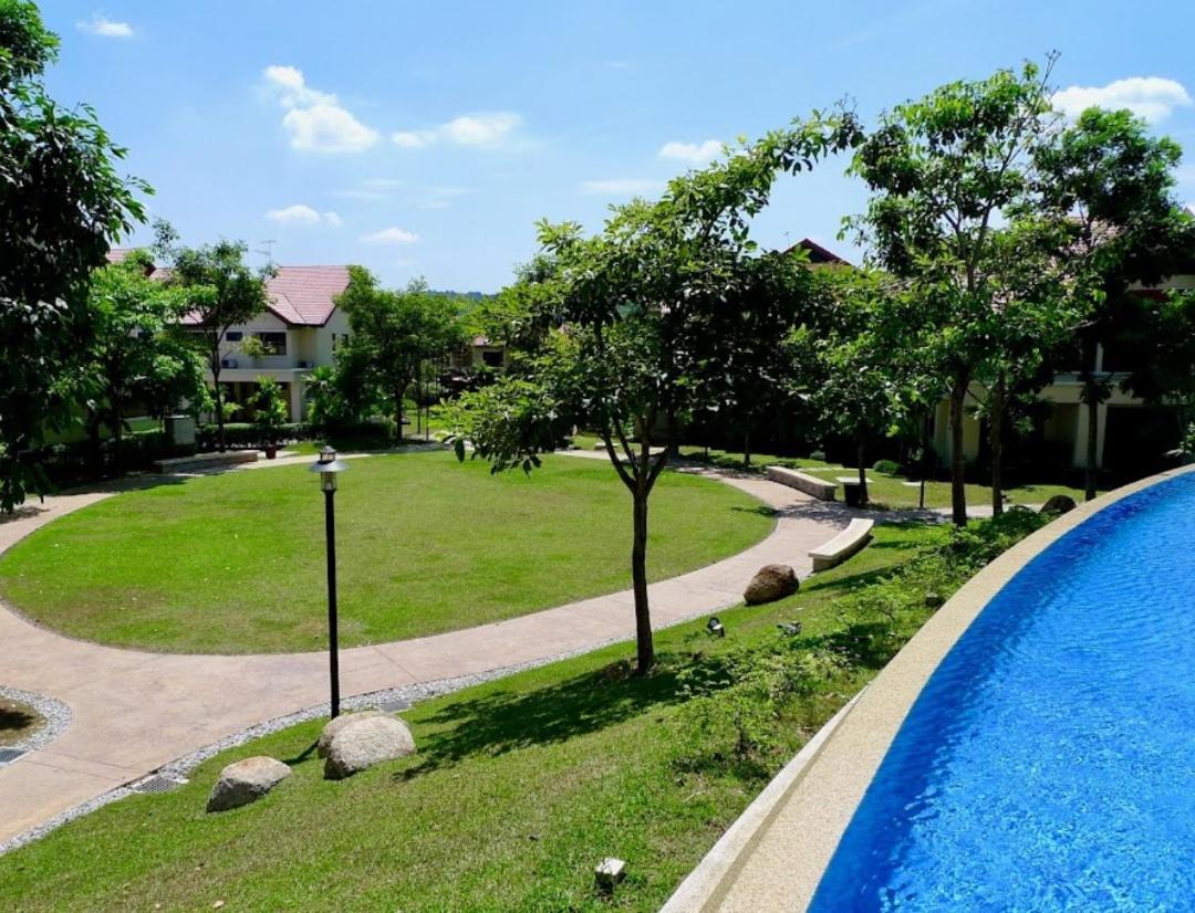 Cozy Desa ParkCity 2 Bedroom Highspeed WiFi with Pool