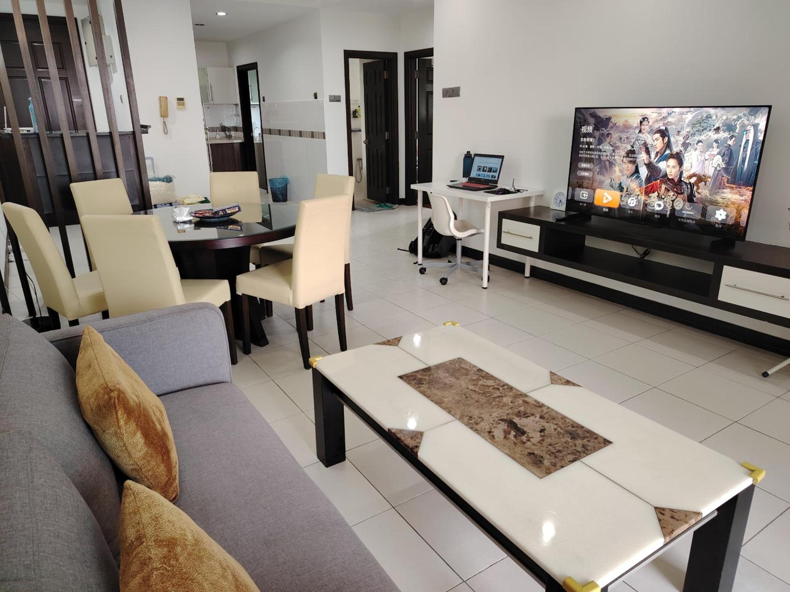 Cozy Desa ParkCity 2 Bedroom Highspeed WiFi with Pool
