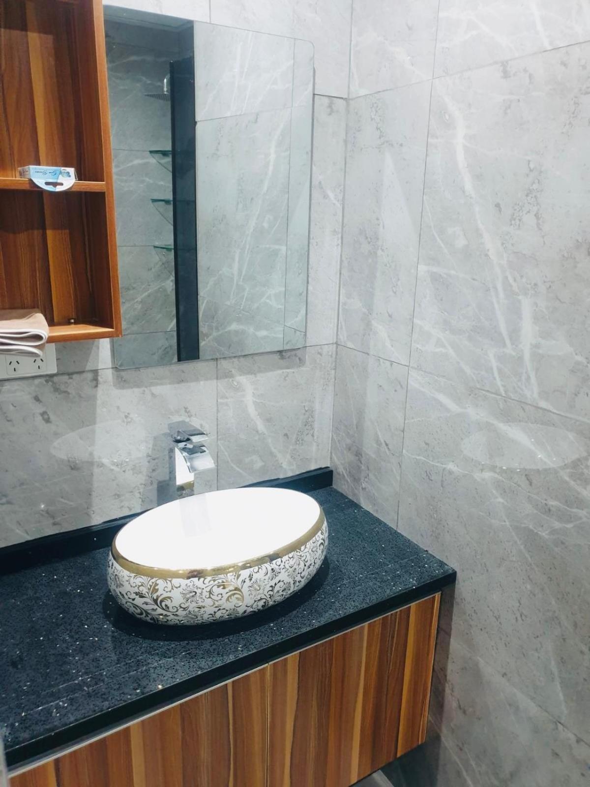 Perfect Property Apartments - 2 Bedroom Retreat - view 3