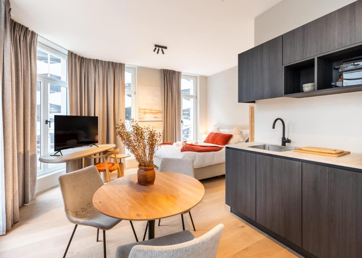 Stylish Modern Studio with Views