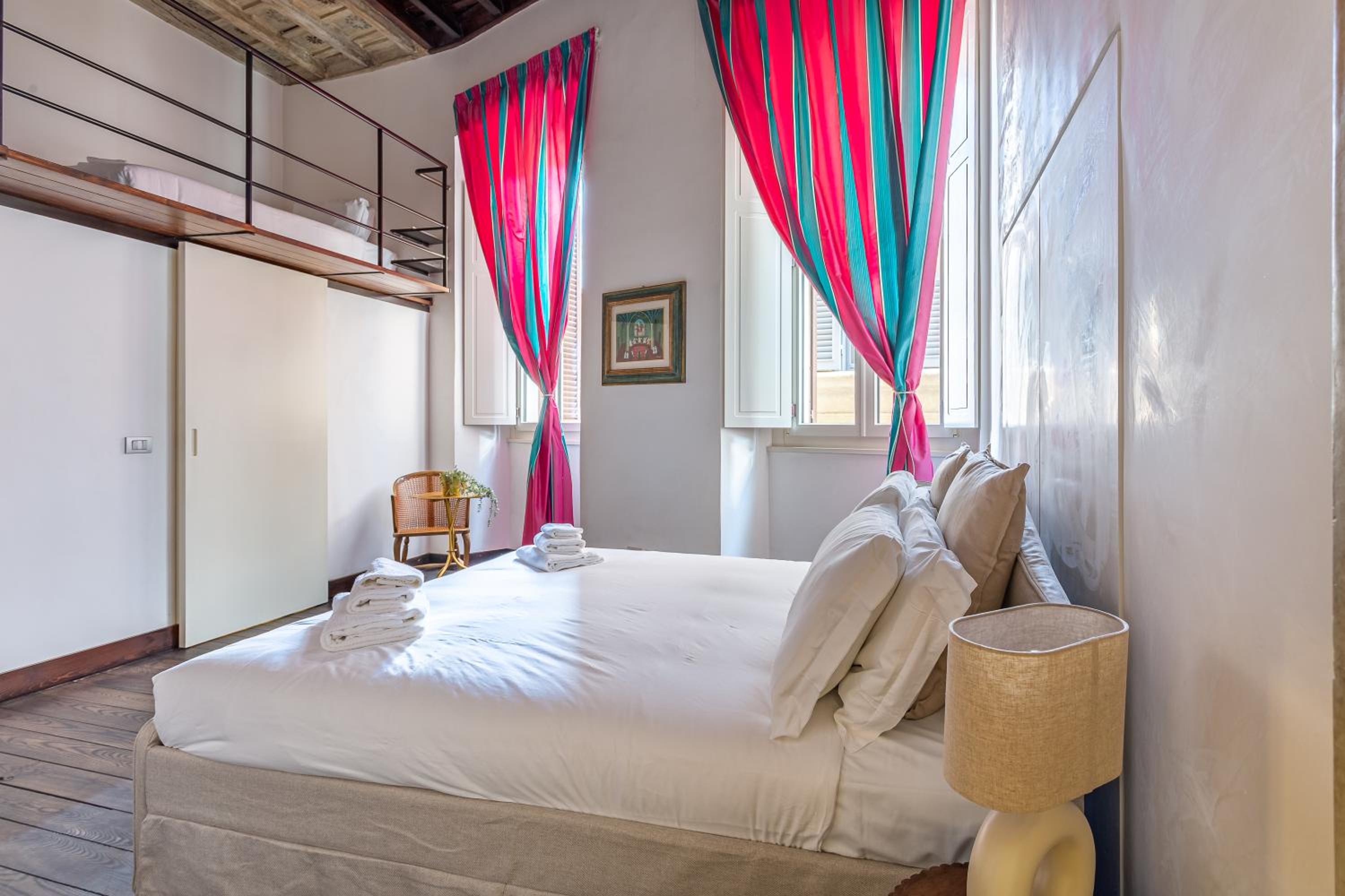 iFlat Pantheon Elegant 3-bedroom Apartment