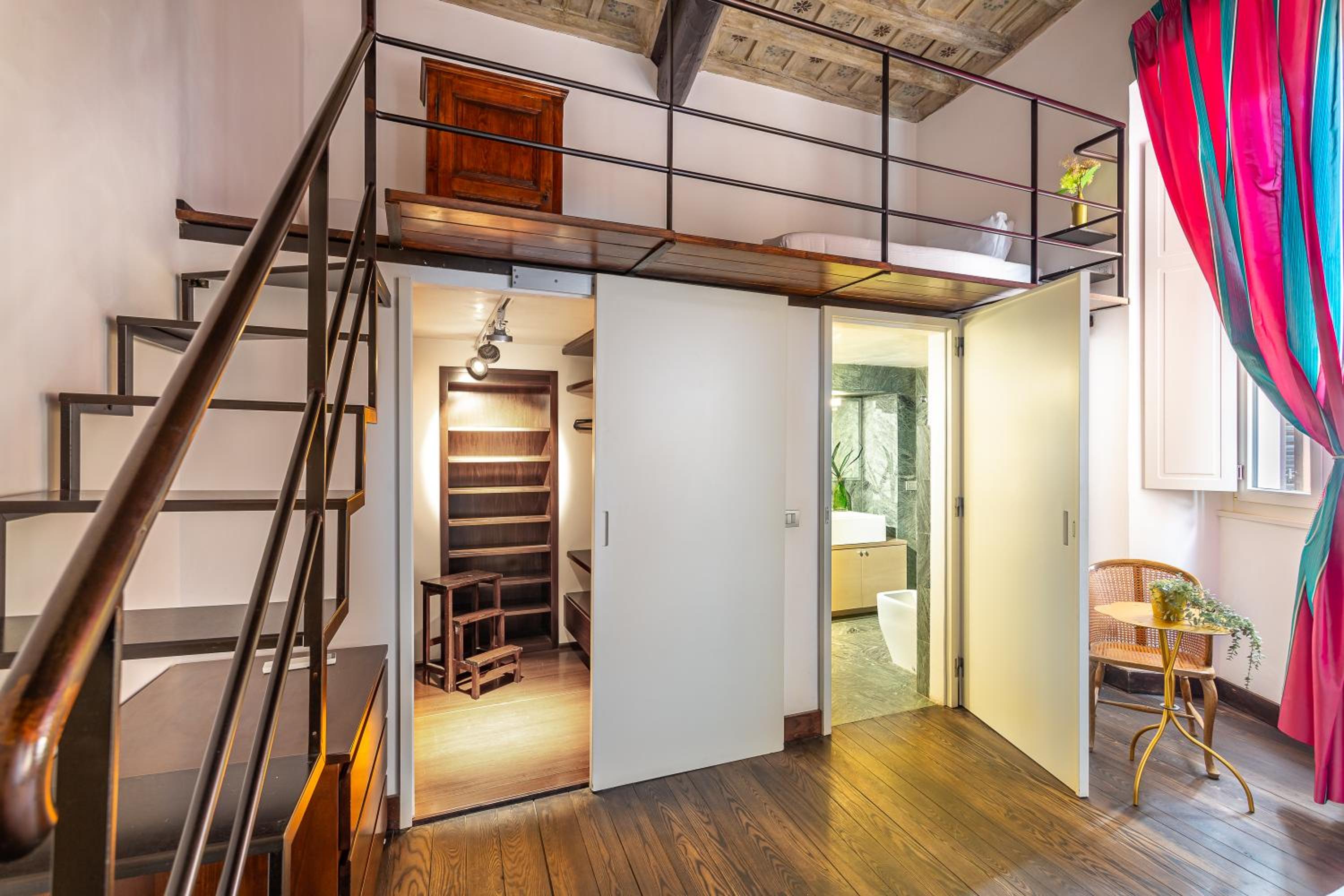 iFlat Pantheon Elegant 3-bedroom Apartment