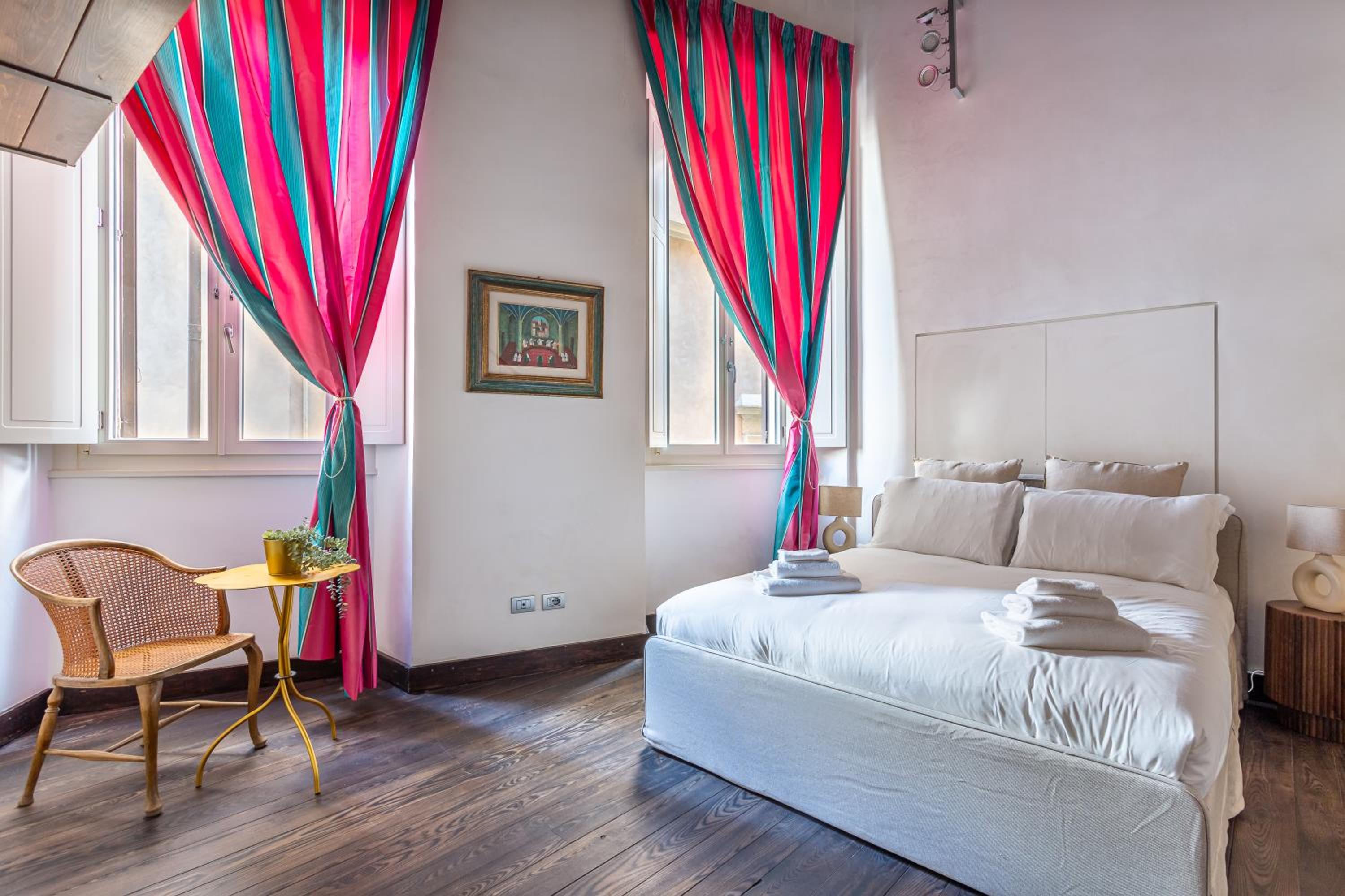 iFlat Pantheon Elegant 3-bedroom Apartment