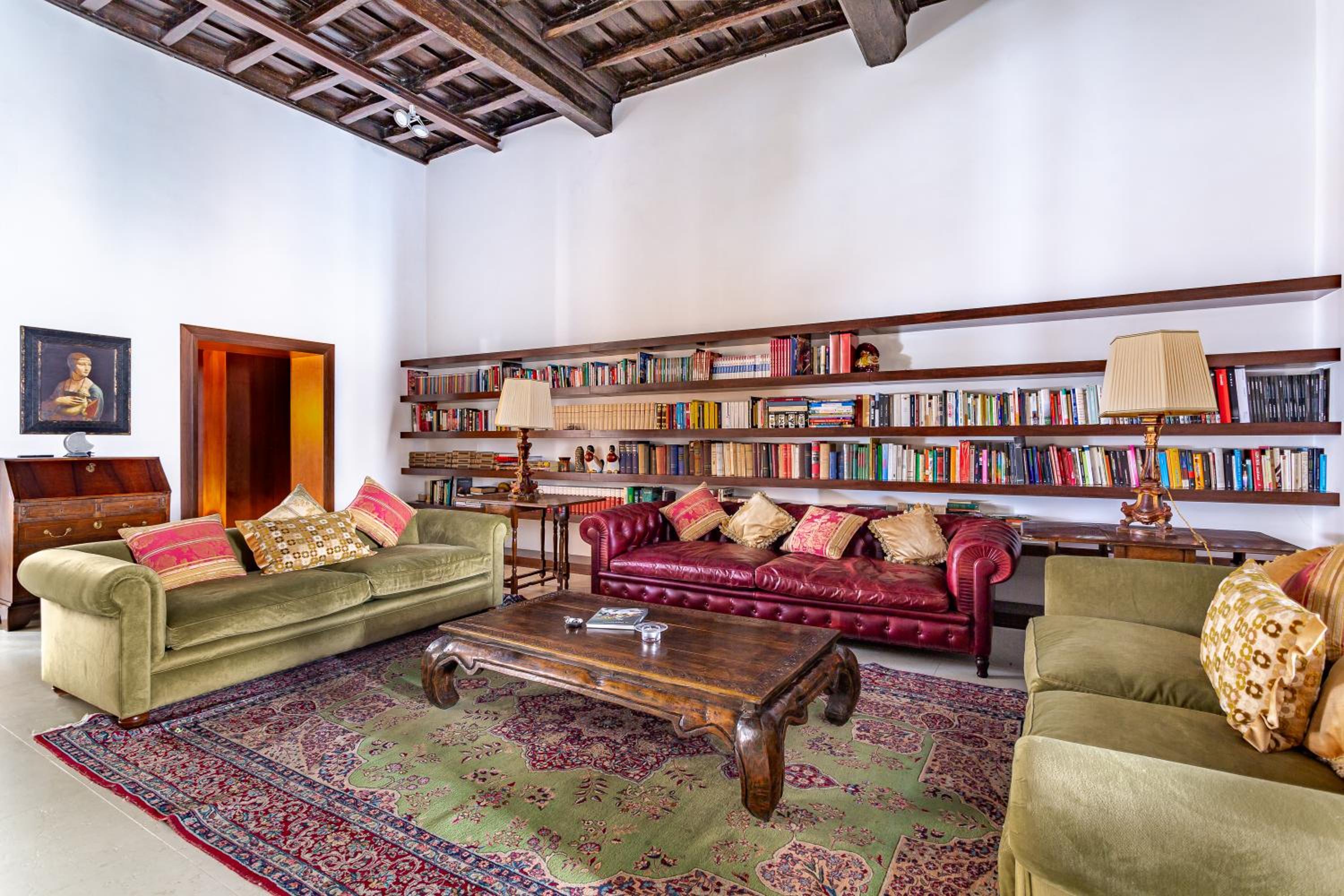 iFlat Pantheon Elegant 3-bedroom Apartment
