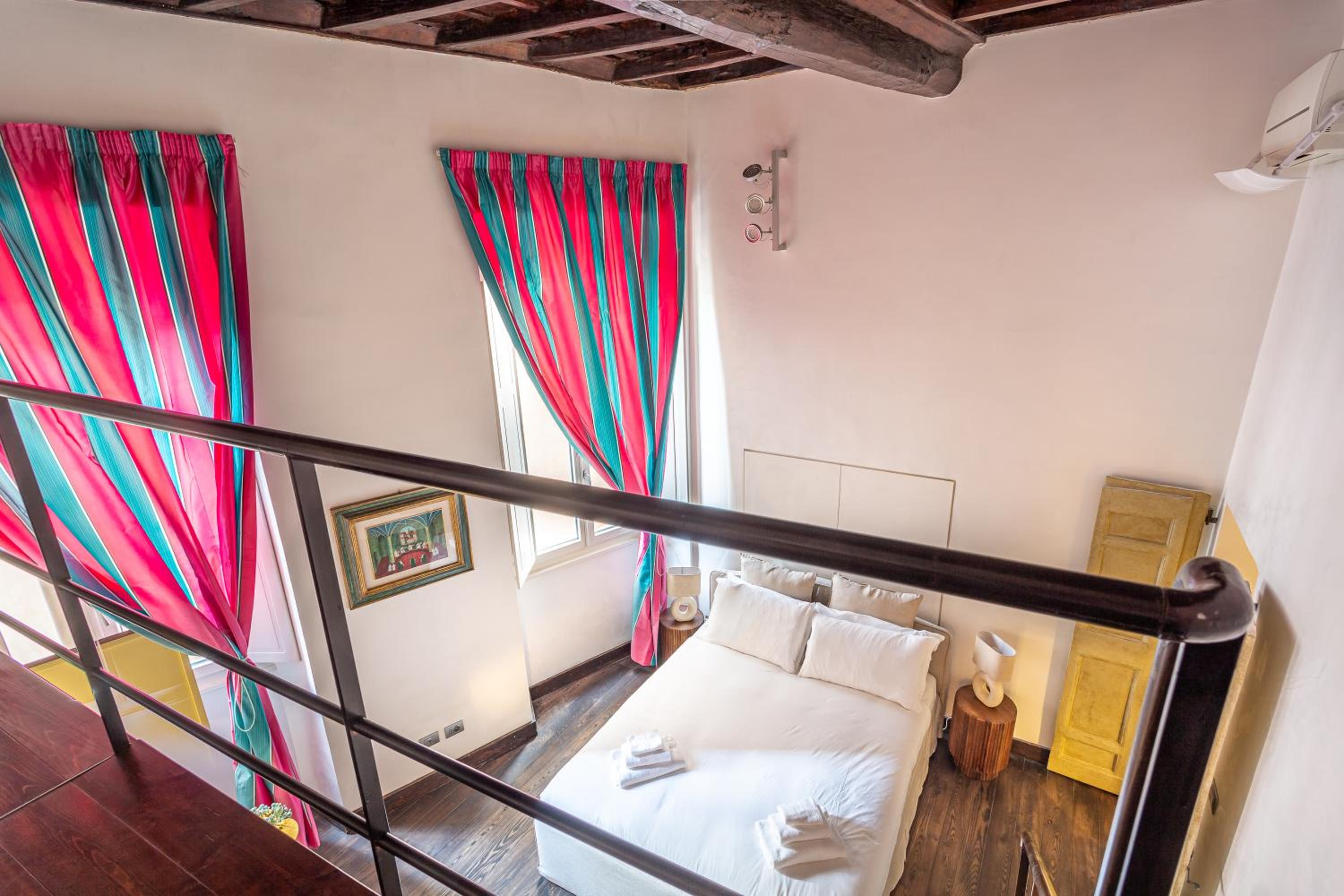 iFlat Pantheon Elegant 3-bedroom Apartment