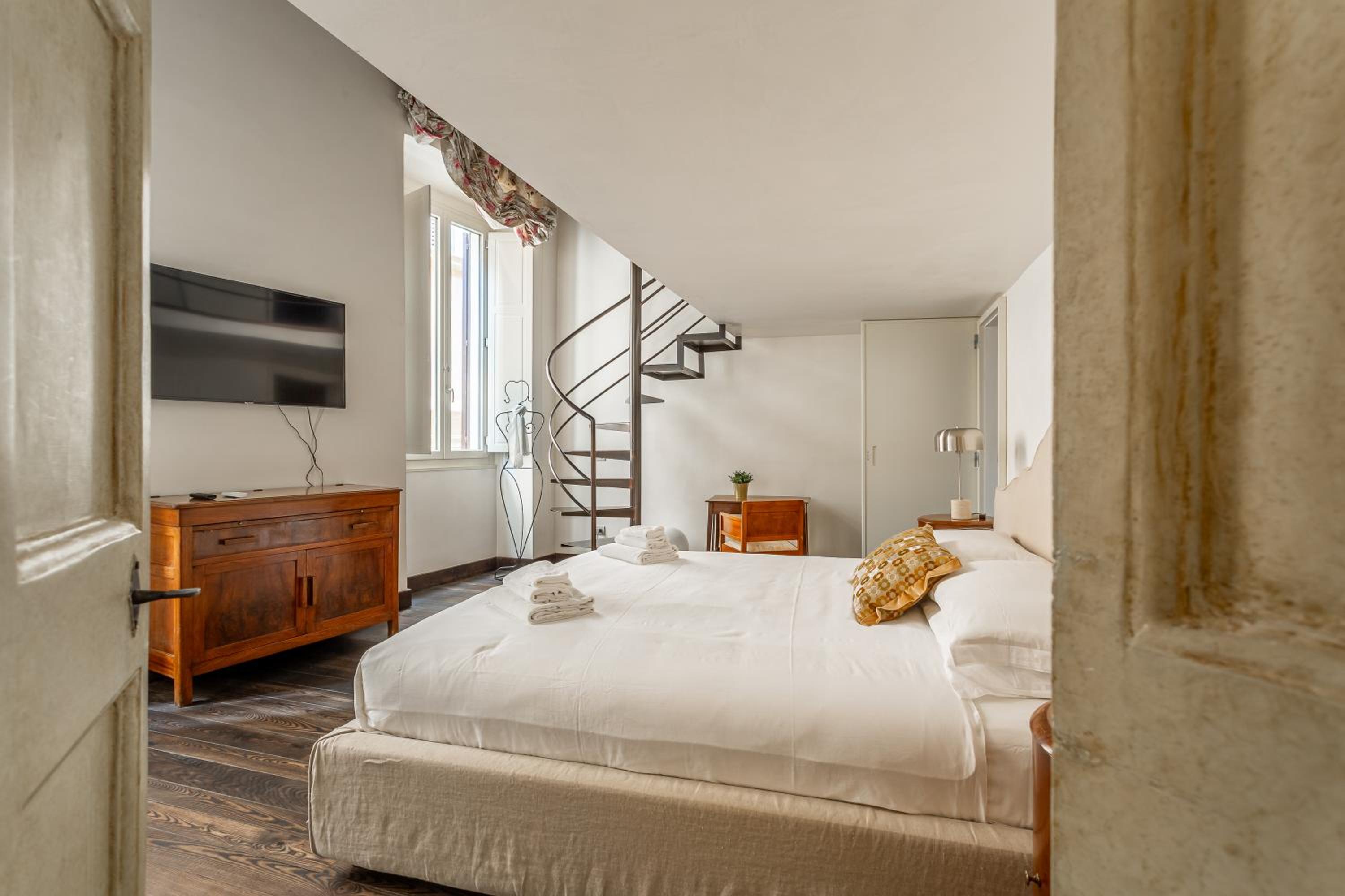 iFlat Pantheon Elegant 3-bedroom Apartment
