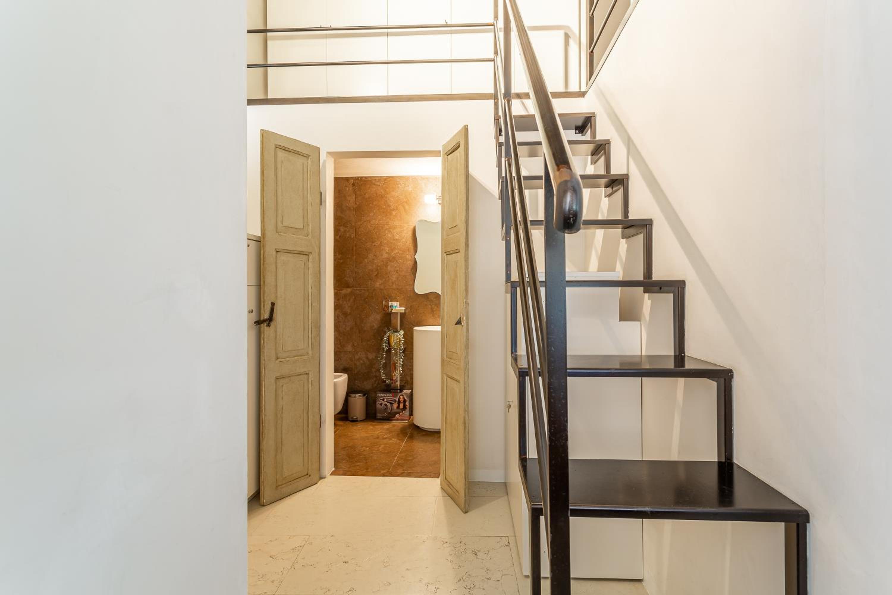 iFlat Pantheon Elegant 3-bedroom Apartment