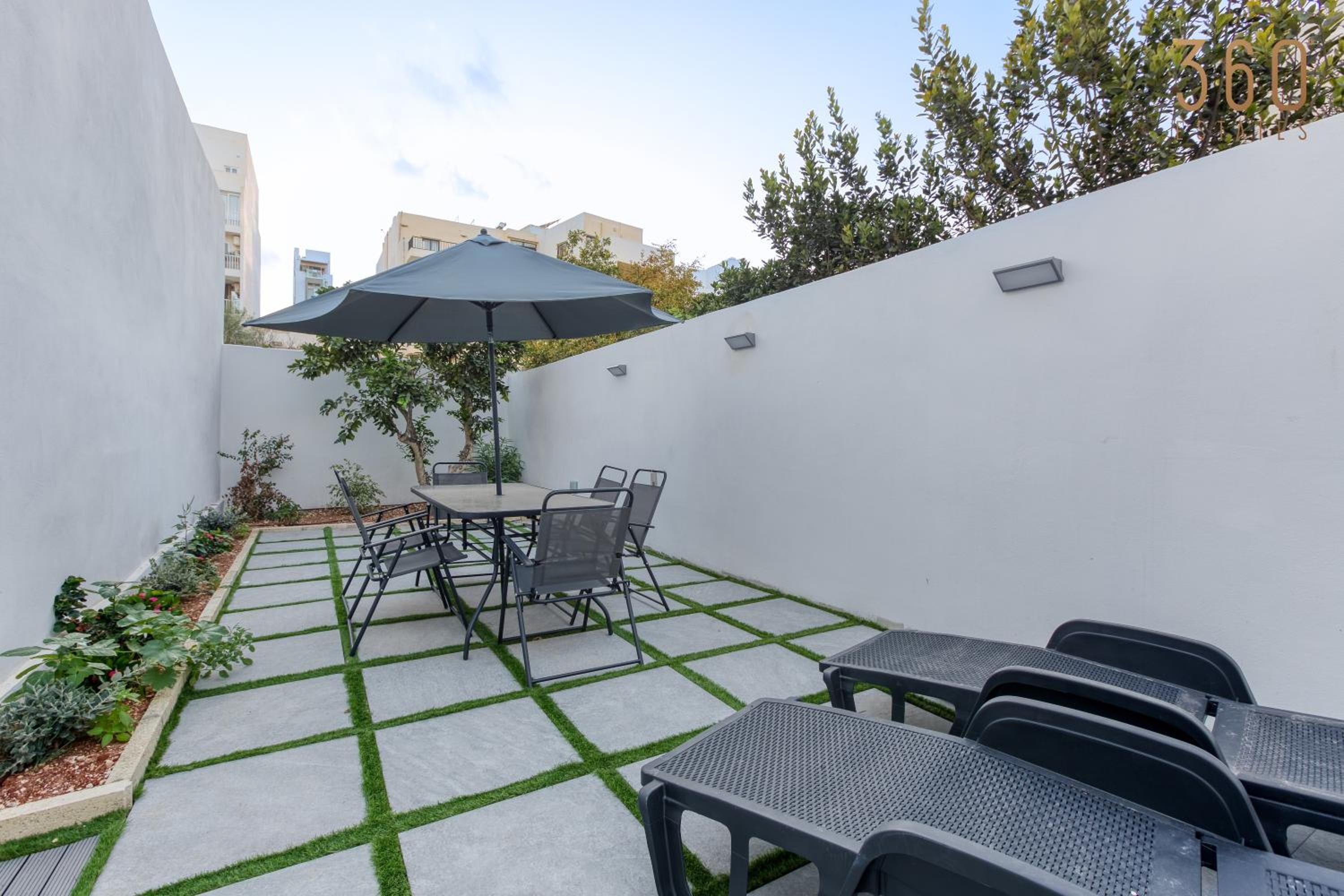 Cosy & Modern 2BR Apt in Charming St Pauls Bay by 360 Estates photo 1