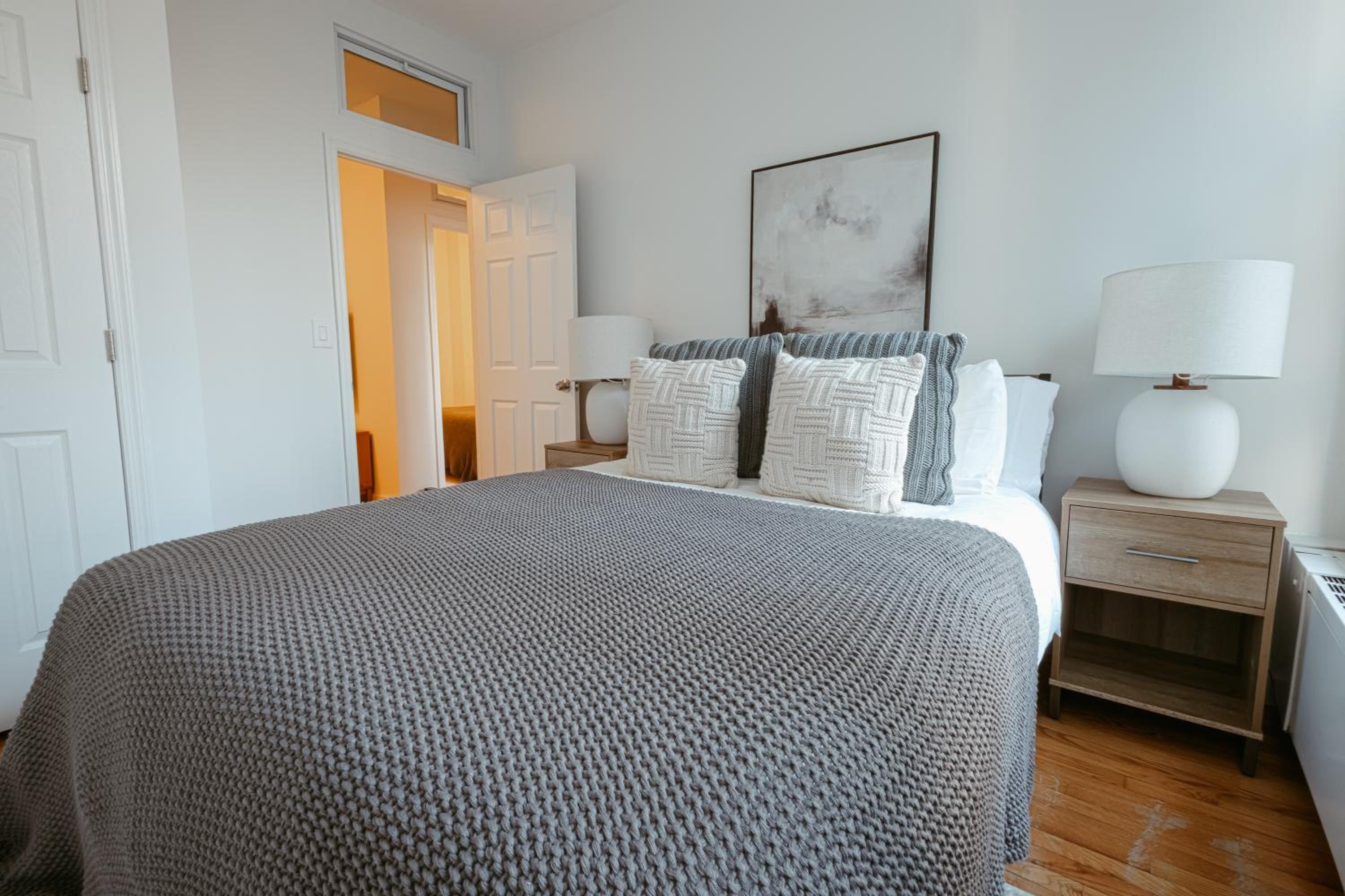 Spacious & Charmy 3BDR & 1 BTH Downtown Manhattan