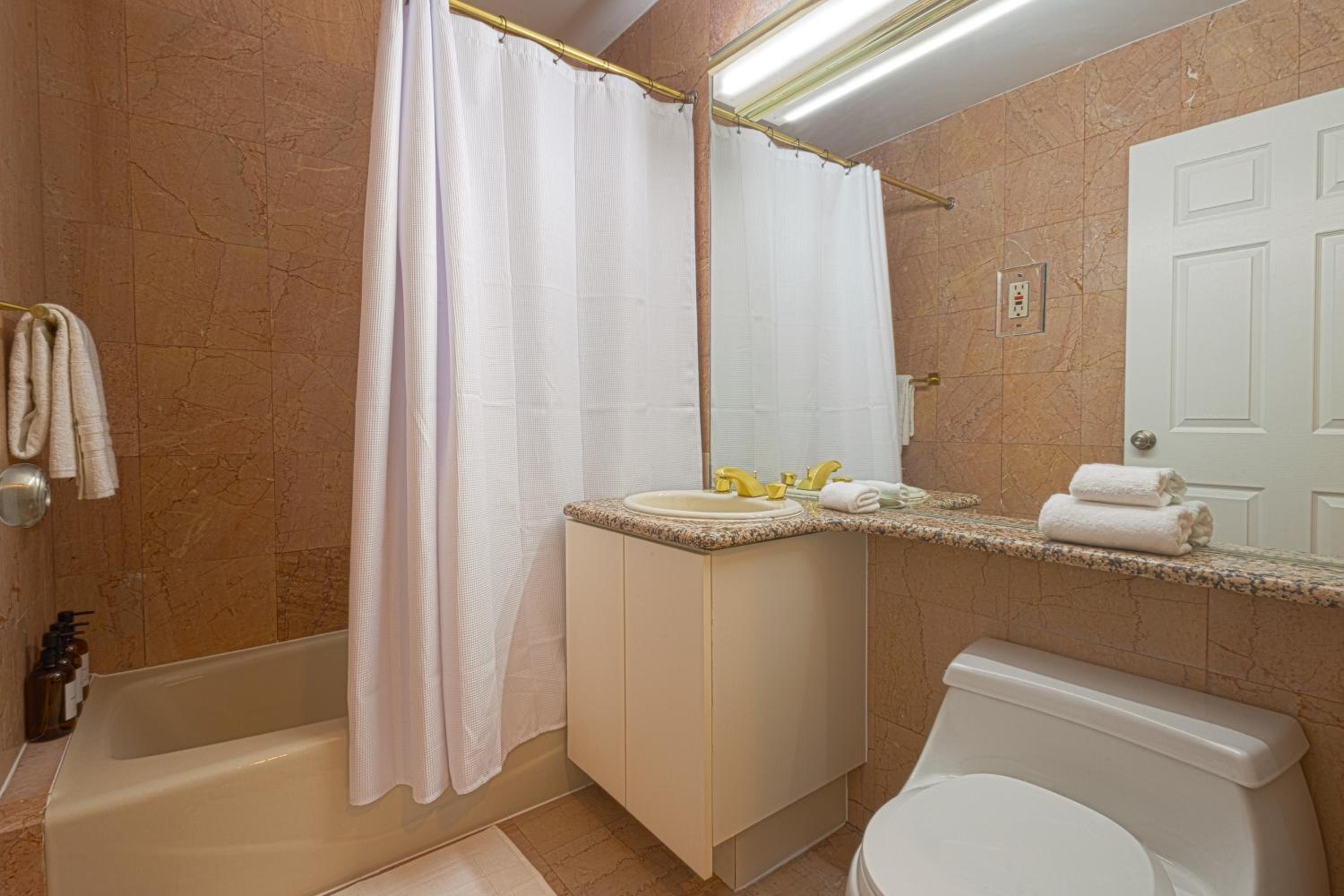 Spacious & Charmy 3BDR & 1 BTH Downtown Manhattan