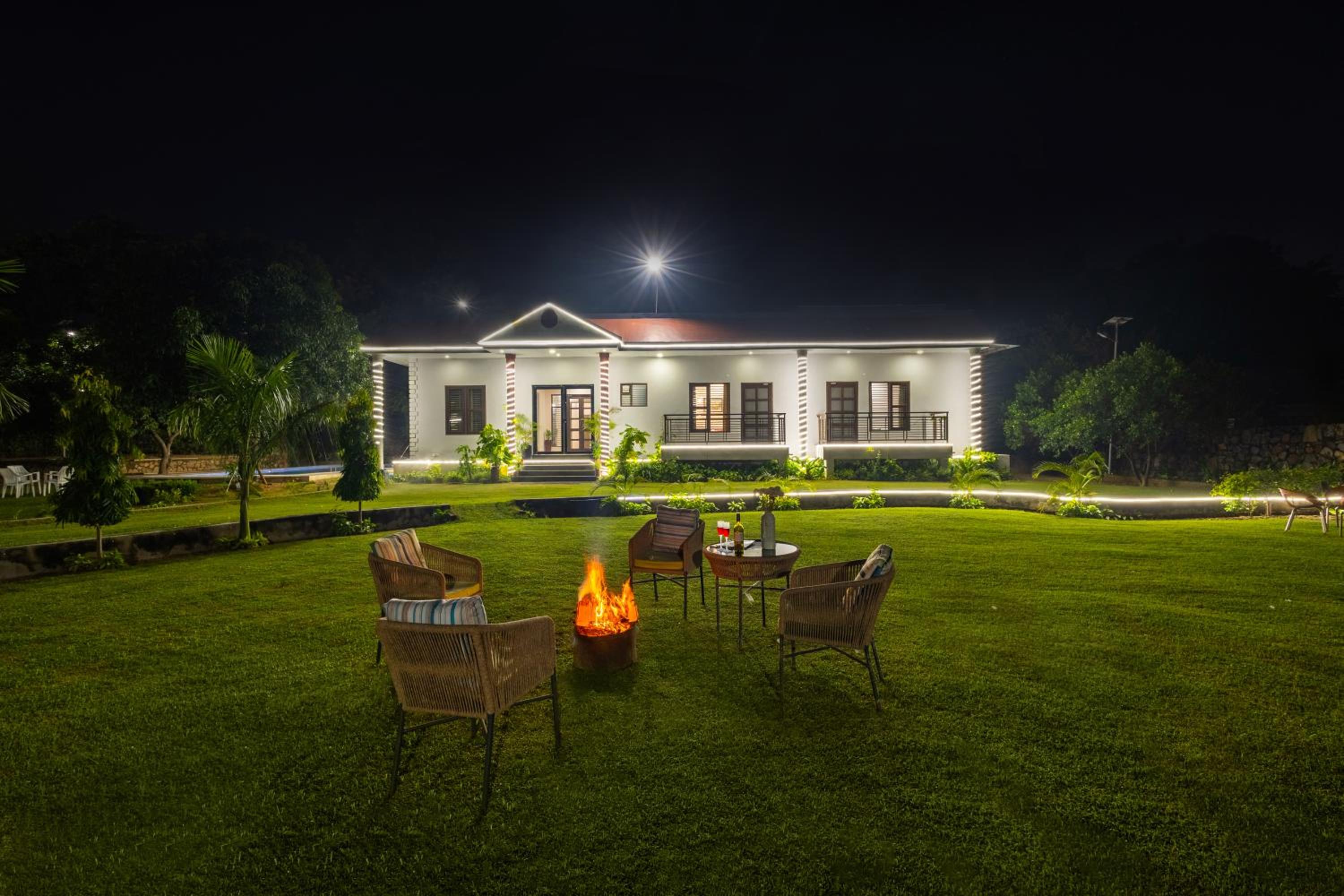 Alaya Stays 5 BHK Pet friendly with pvt pool - Ashirwad Farms view 4