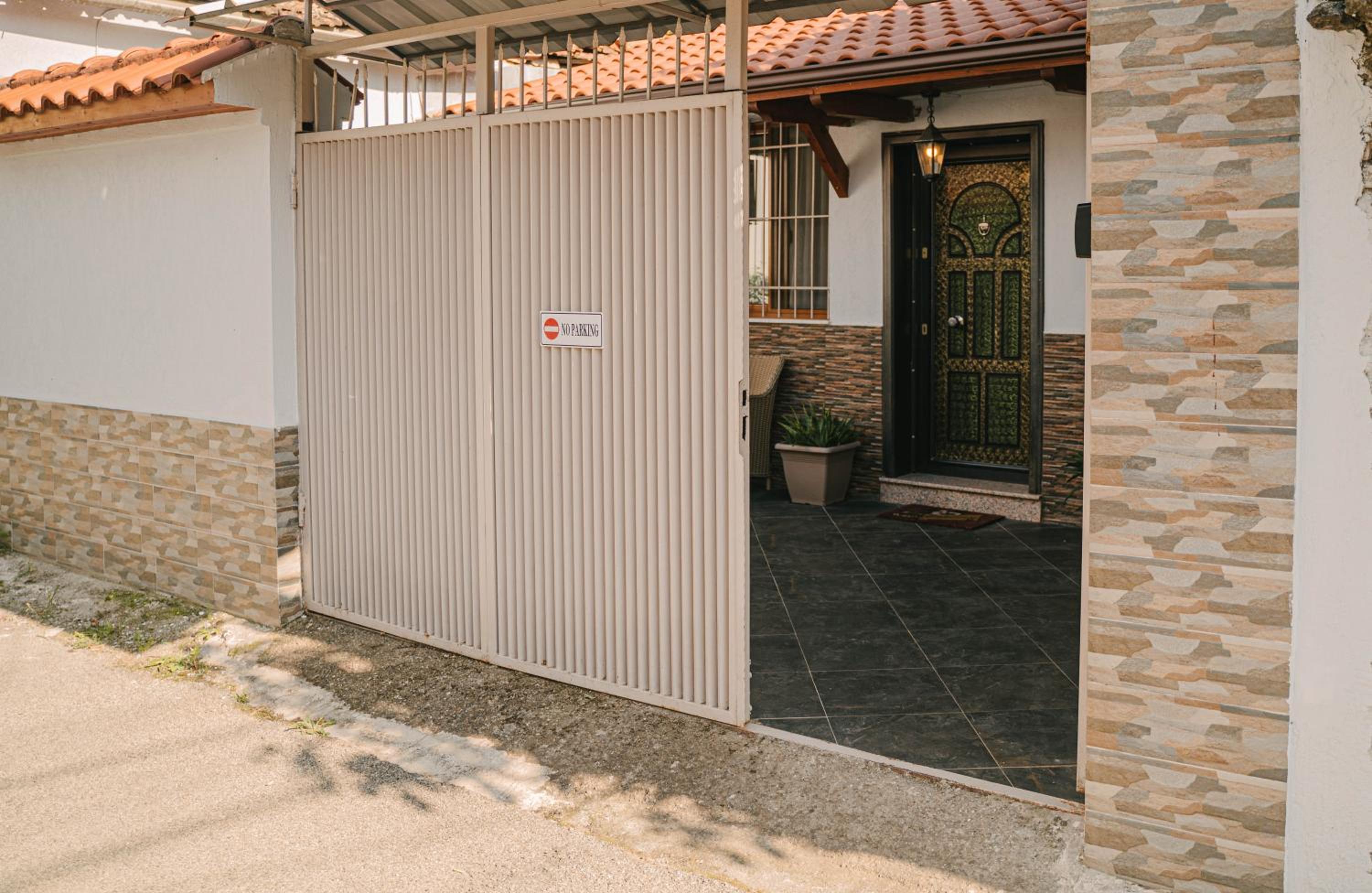 Peaceful Villa in New Bazaar