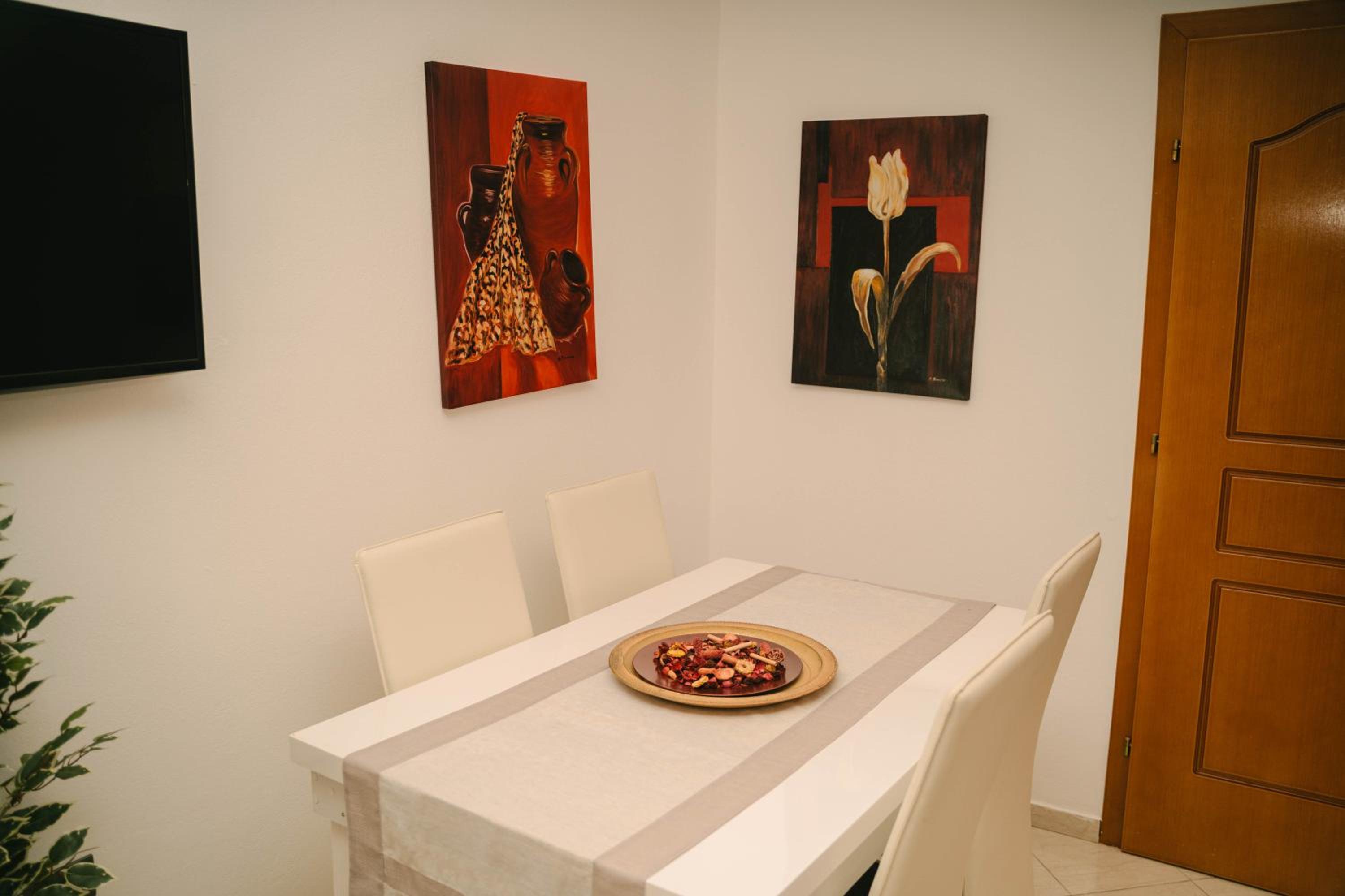 Peaceful Villa in New Bazaar