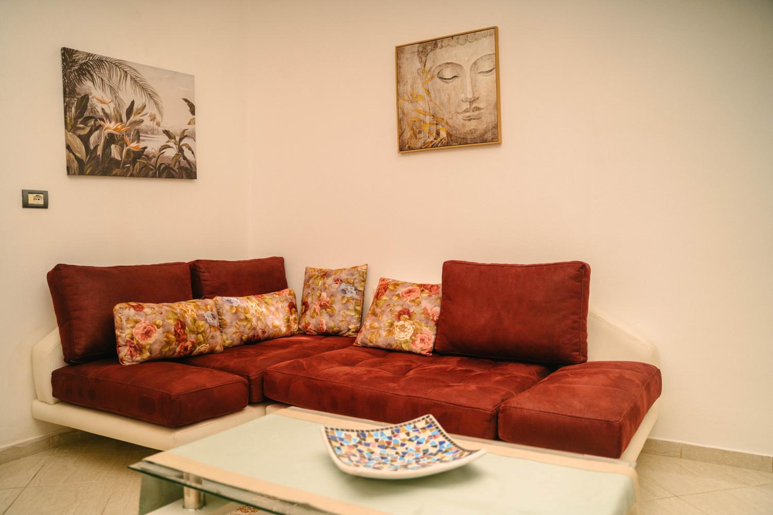 Peaceful Villa in New Bazaar