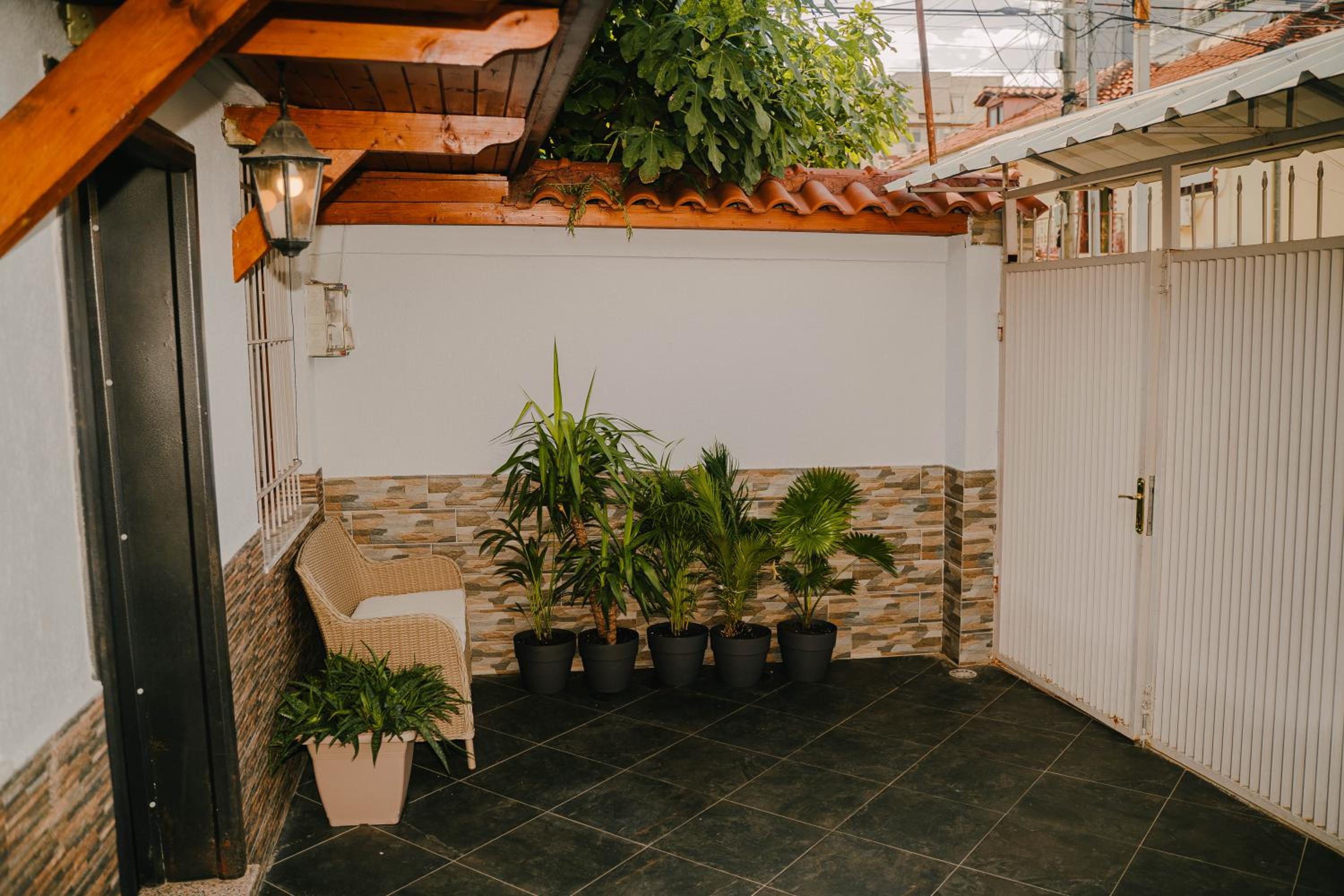 Peaceful Villa in New Bazaar
