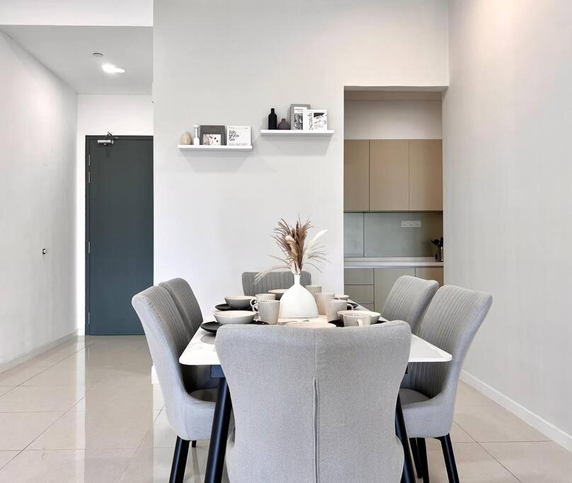 3BR-Mocha-Paradigm Residence by Guesthouse-6-8Pax