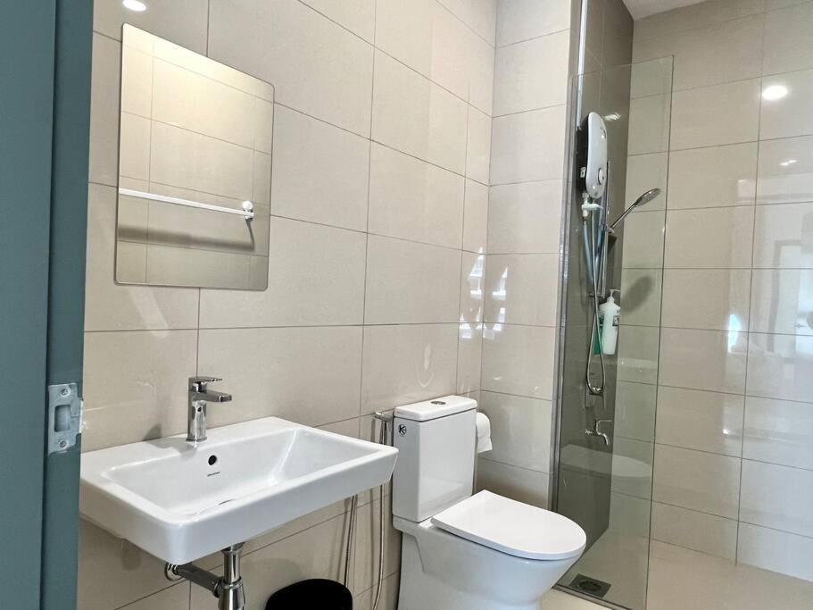 3BR-Mocha-Paradigm Residence by Guesthouse-6-8Pax