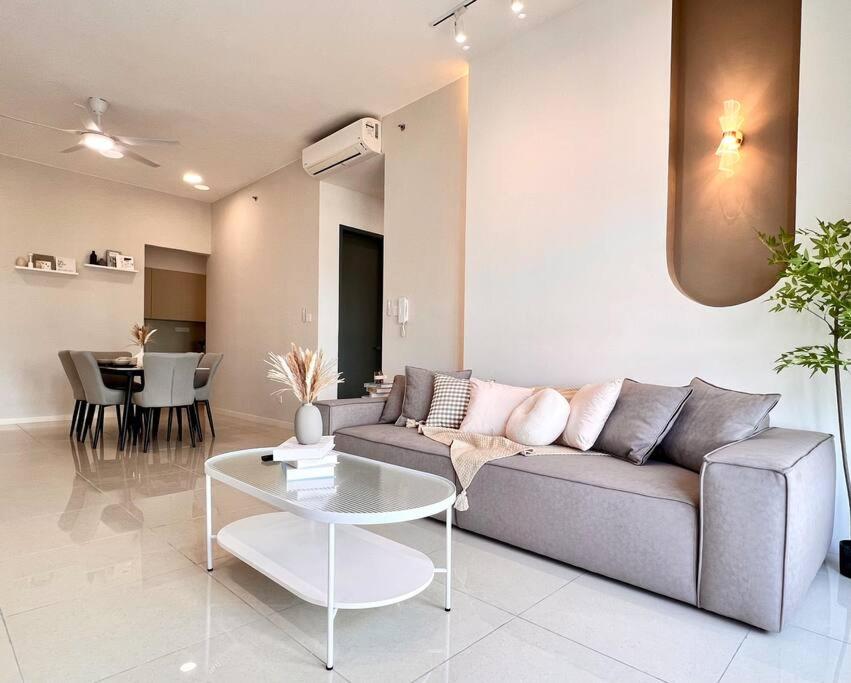 3BR-Mocha-Paradigm Residence by Guesthouse-6-8Pax