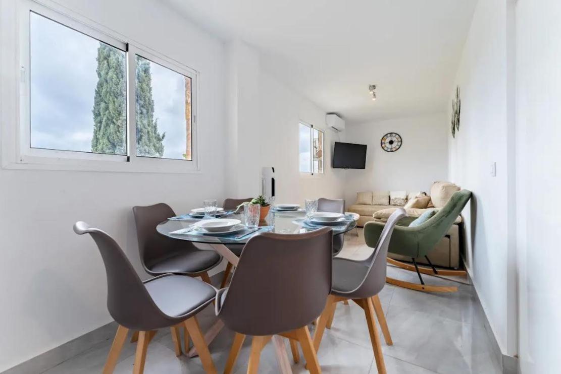 Villa Vista Verde -Sea views -3 Bedrooms -Heated Pool view 2
