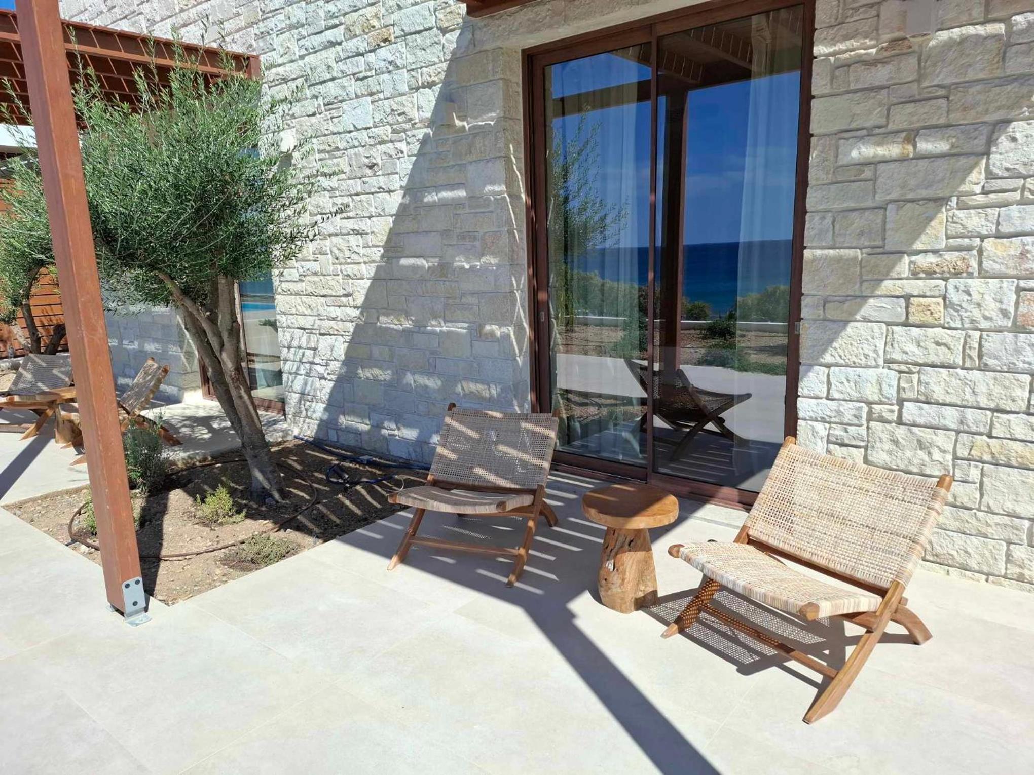 POEMO VILLAS