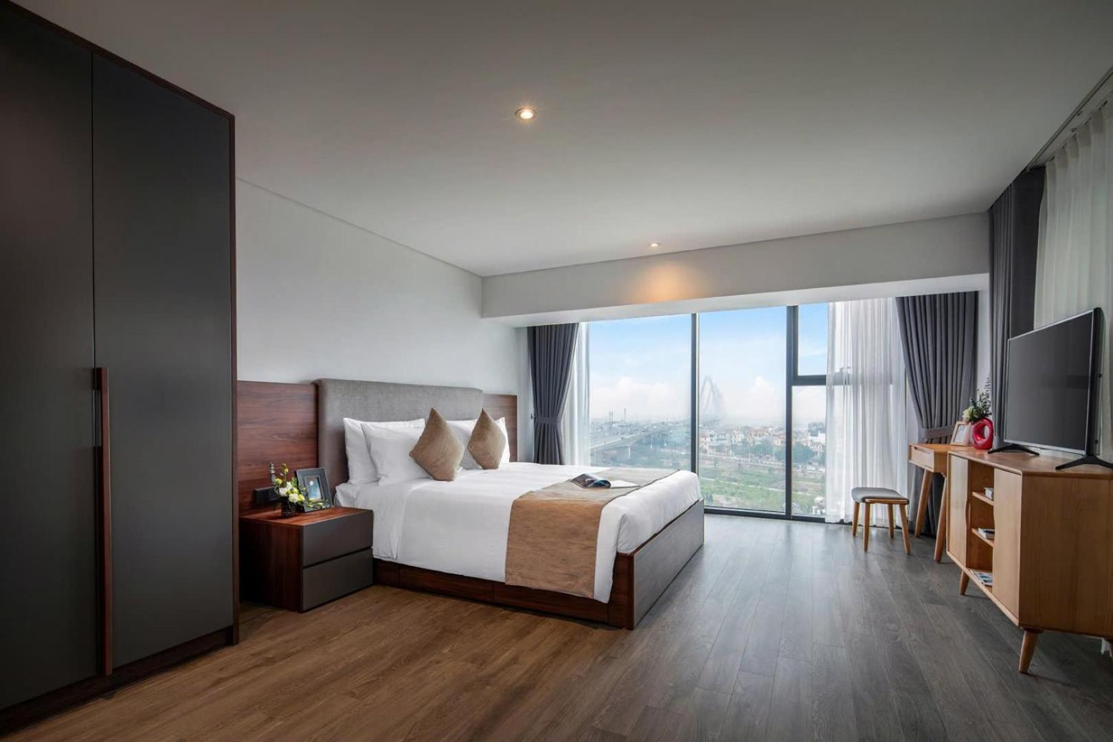 PENTSTUDIO_5Stars_Westlake_Luxury