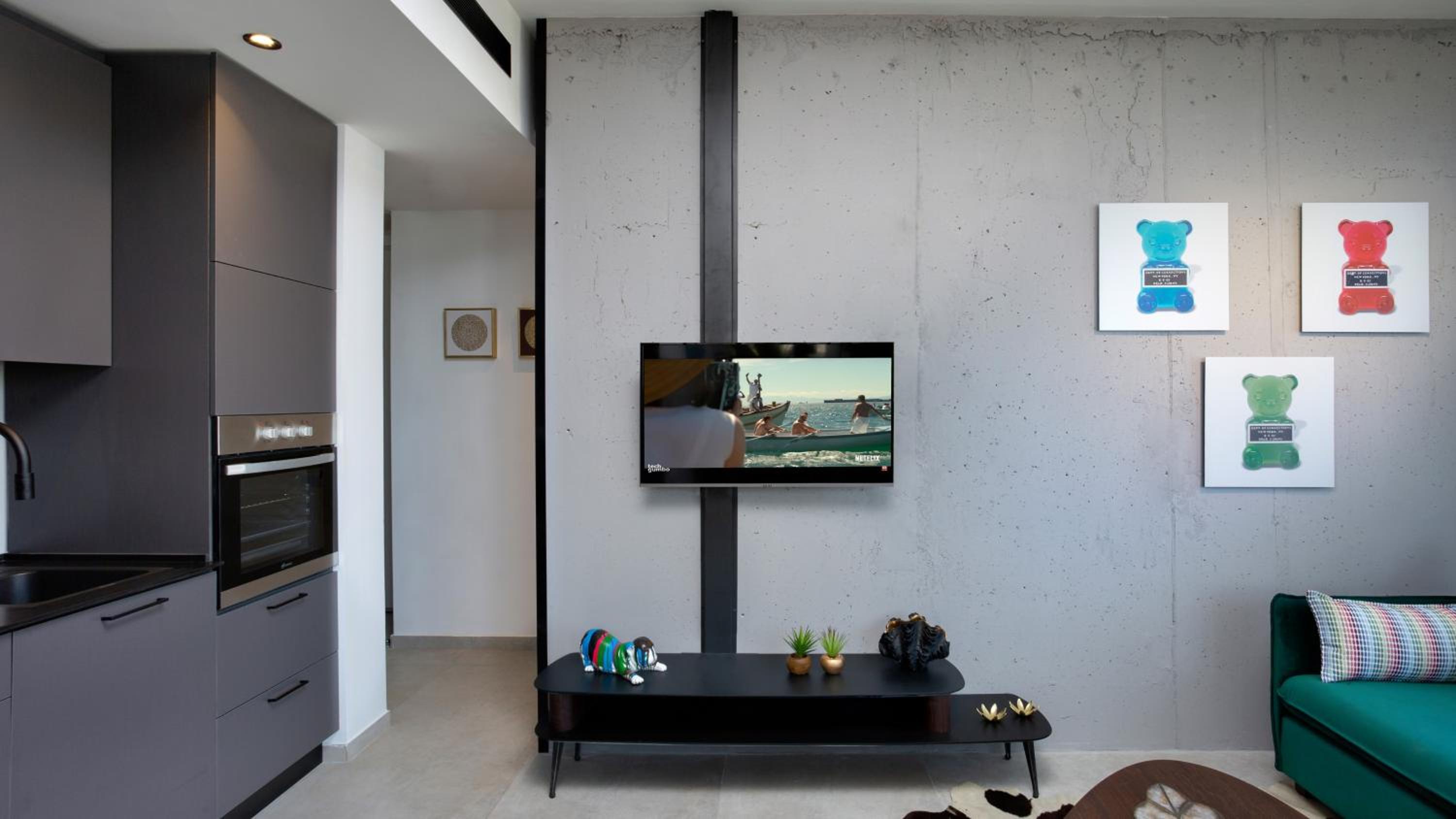 Luxury 1BR at Hayarkon by HolyGuest view 4