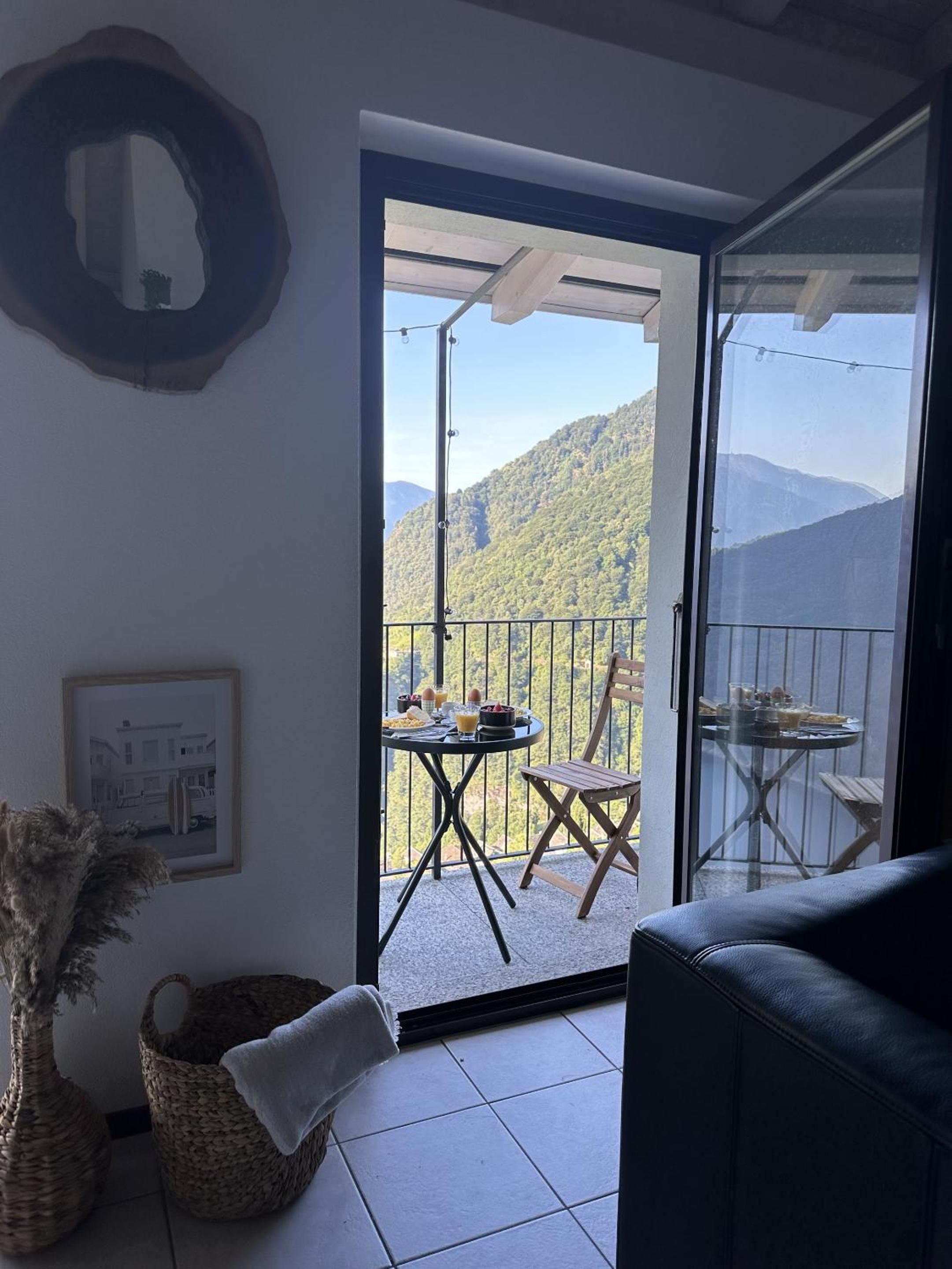 Cà Armonia 2 Lake & Mountain View Apartment
