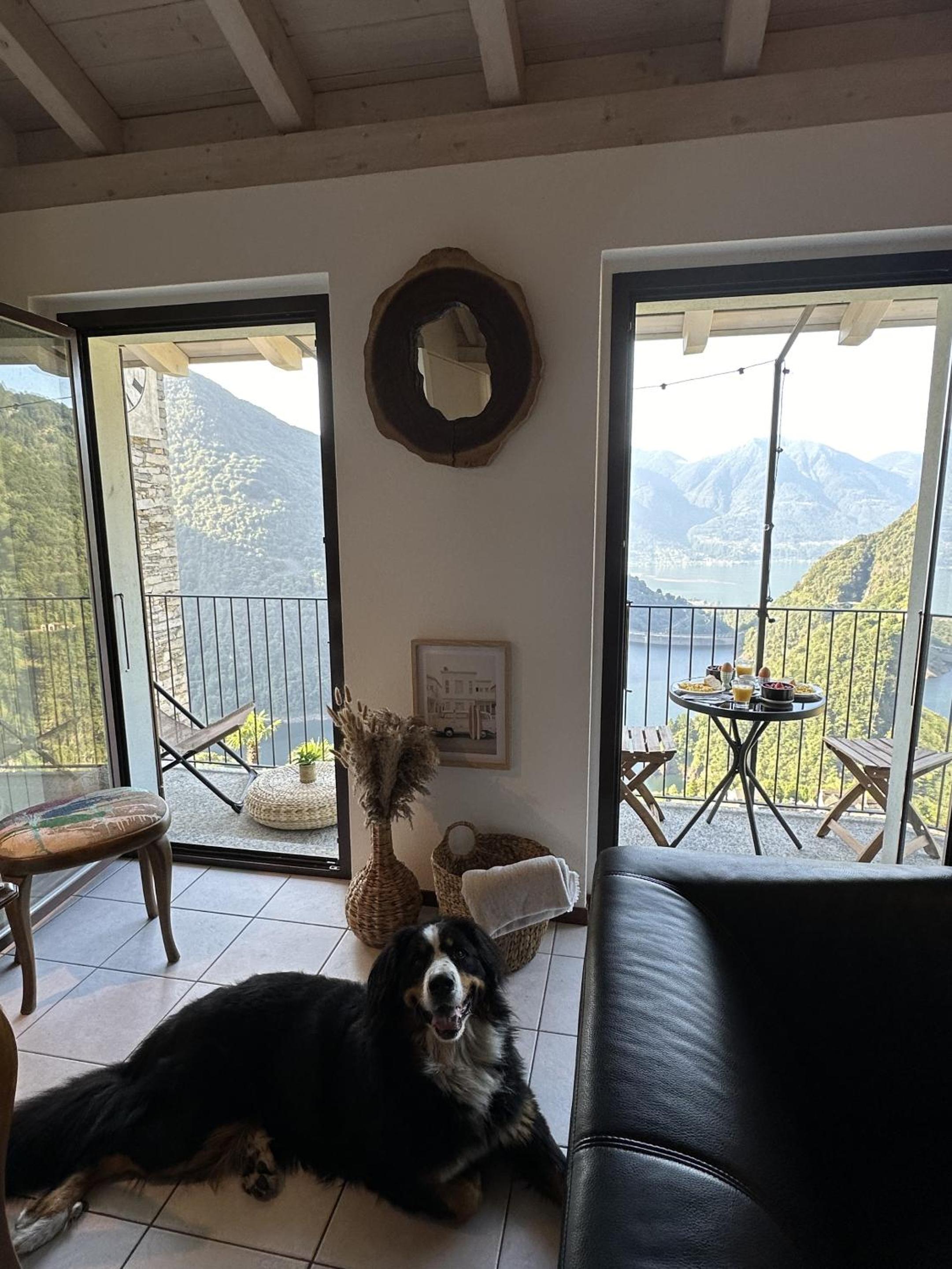 Cà Armonia 2 Lake & Mountain View Apartment