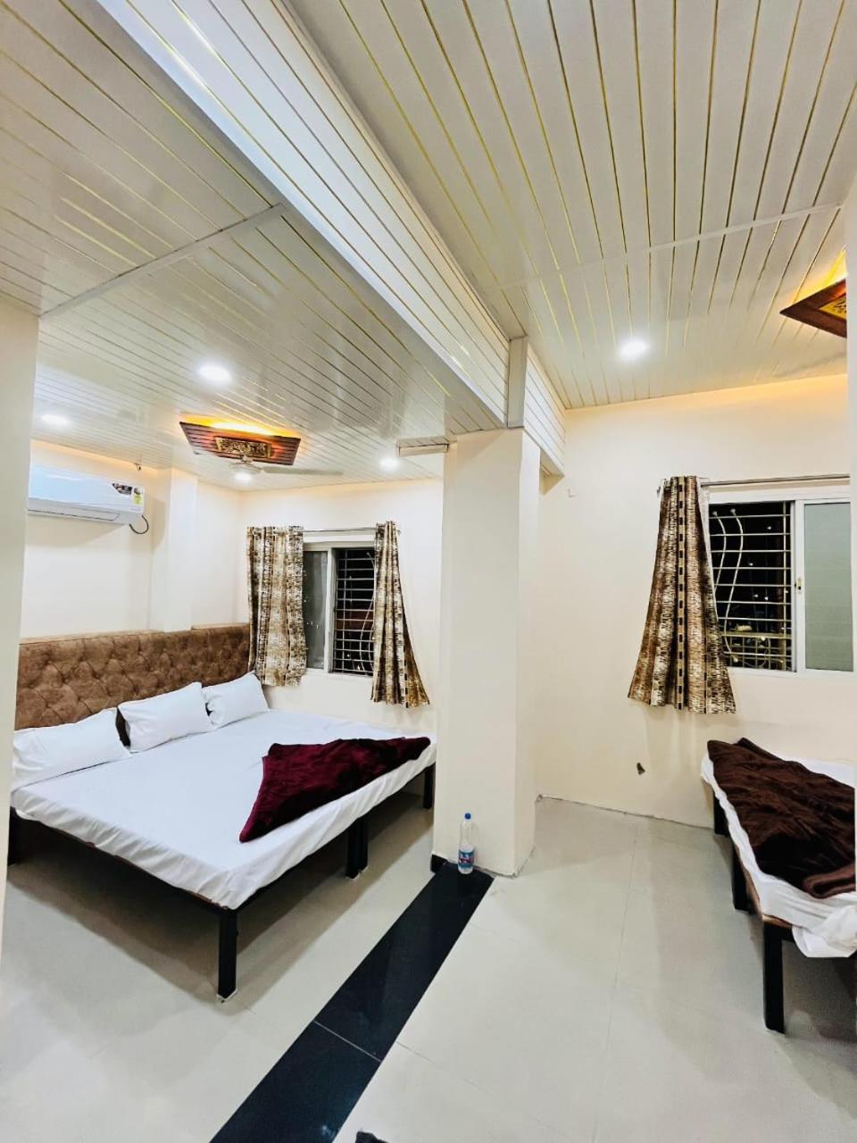 Super Palace Guest House view 2