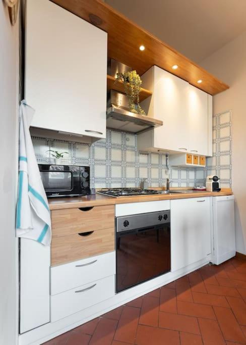 Via Panzani 16, 4th Floor - Patrizia - Bright apartment 300m from Duomo and Train station