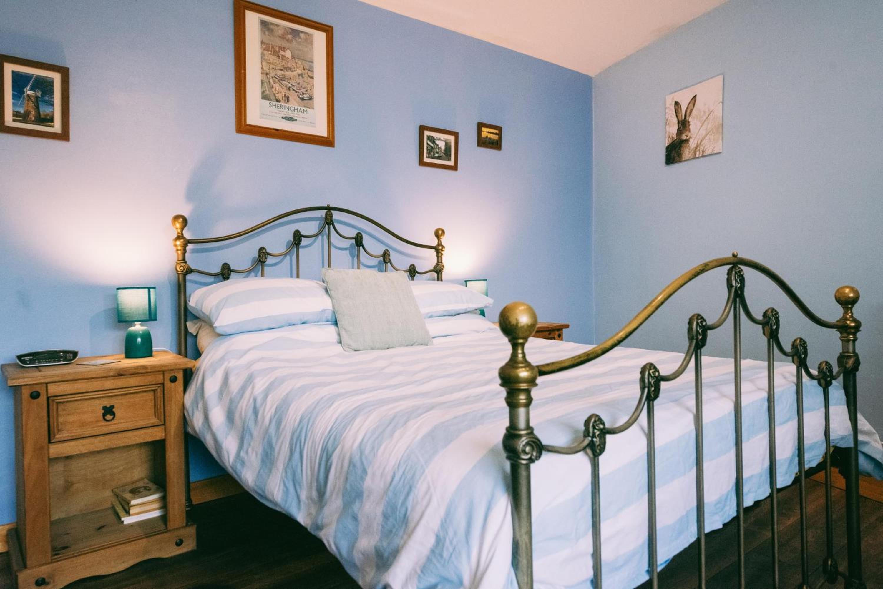 1 Bed Sleeps 2 Free Parking Pets Welcome
