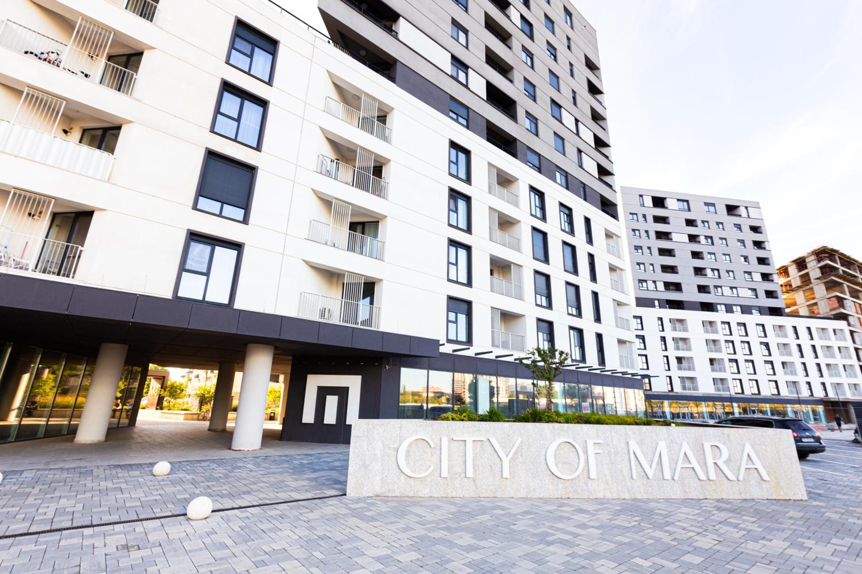 Hotel Avenue of MARA - ULTRACENTRAL Studio DeLuxe, Plus FREE Underground Parking - Image 1