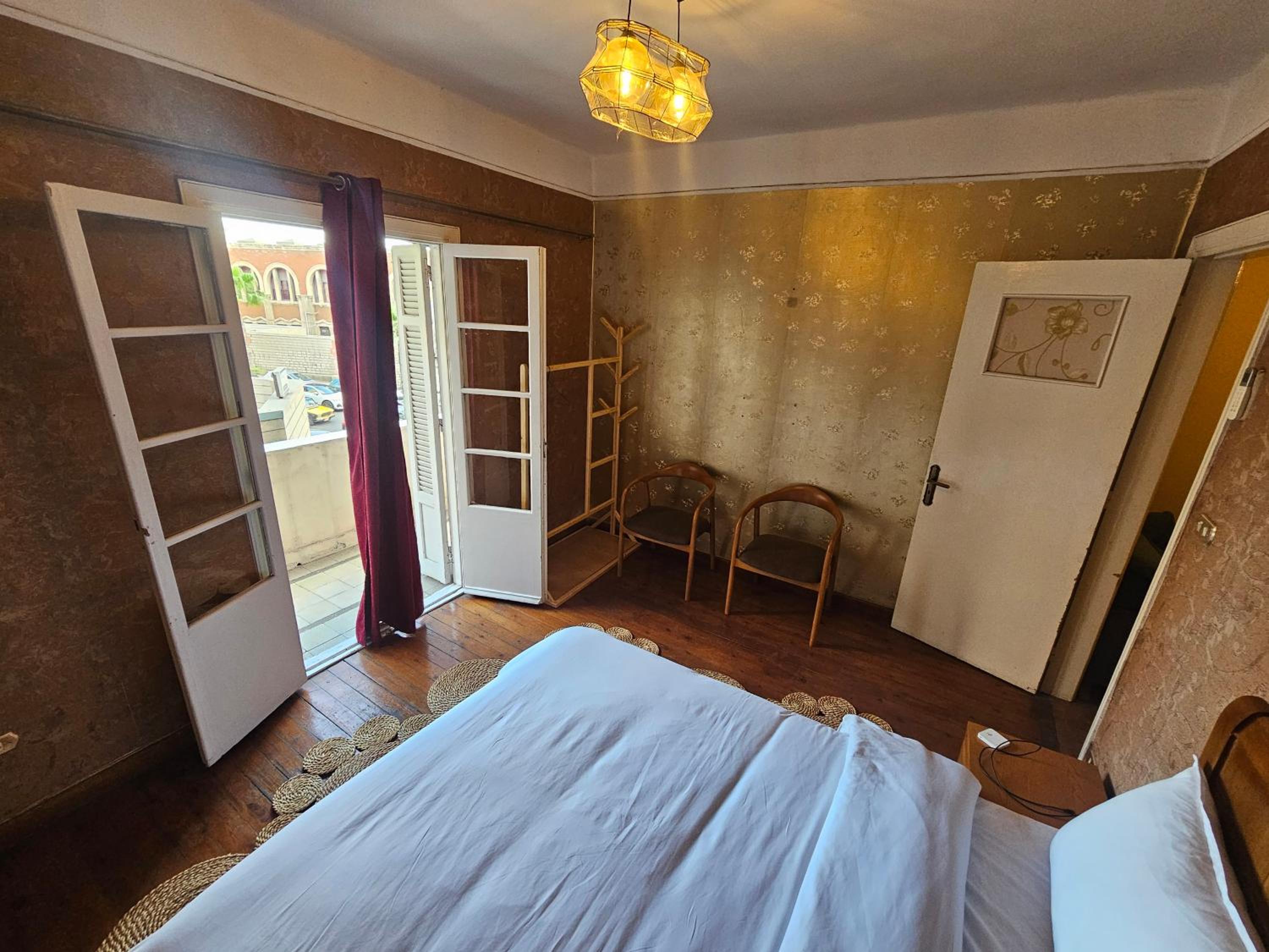Downtown simple apartment - families only