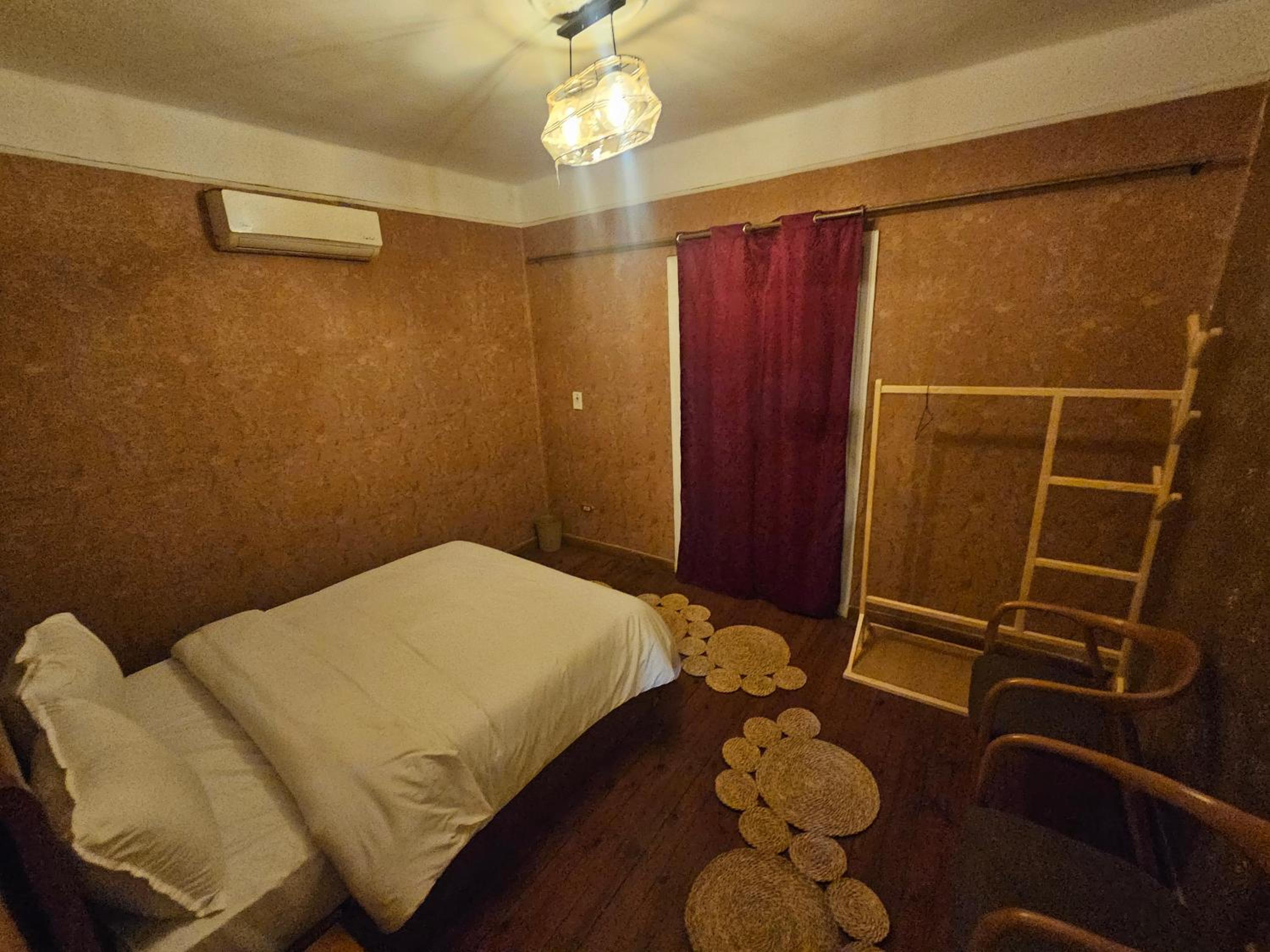 Downtown simple apartment - families only