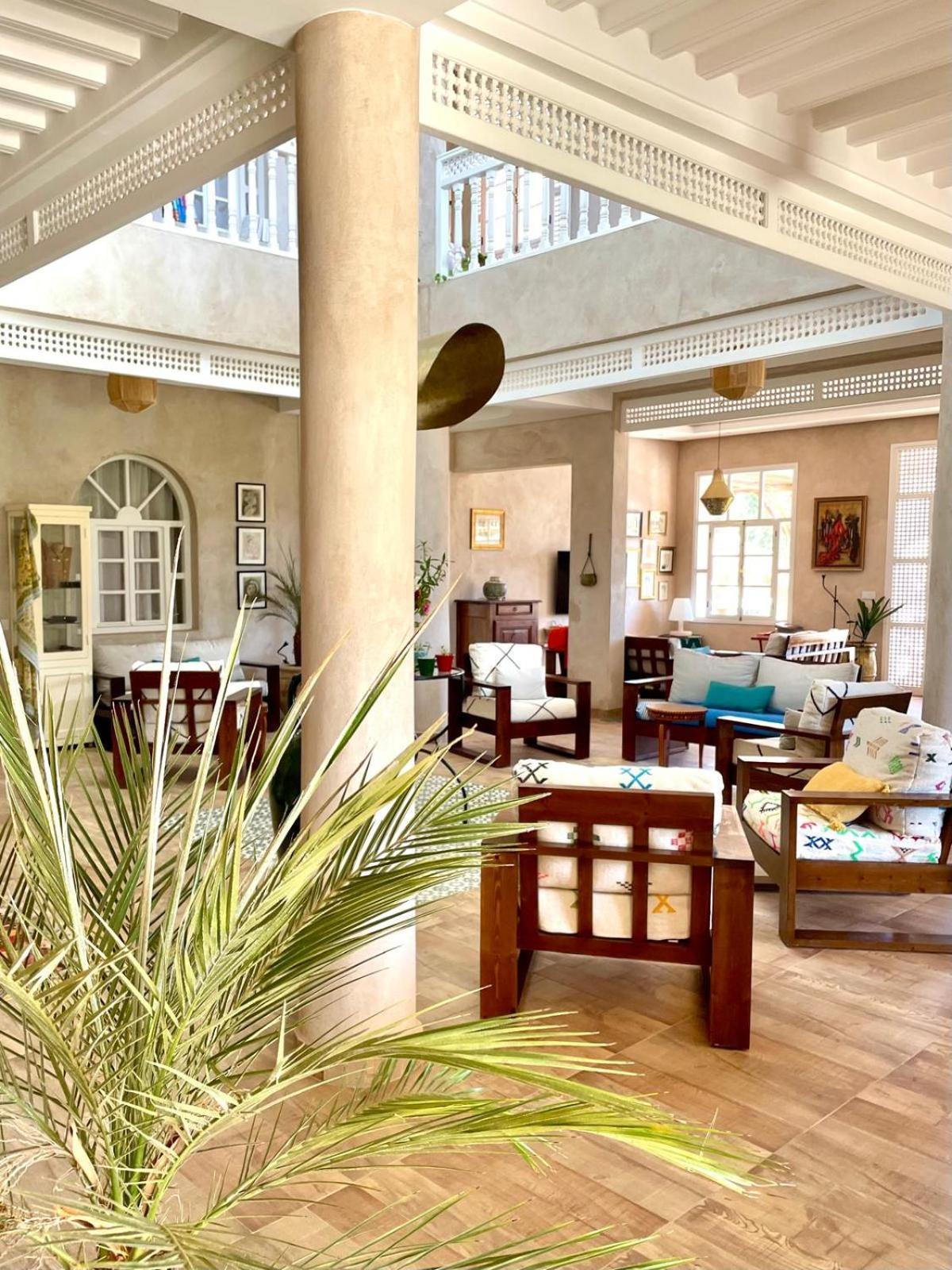 lounge