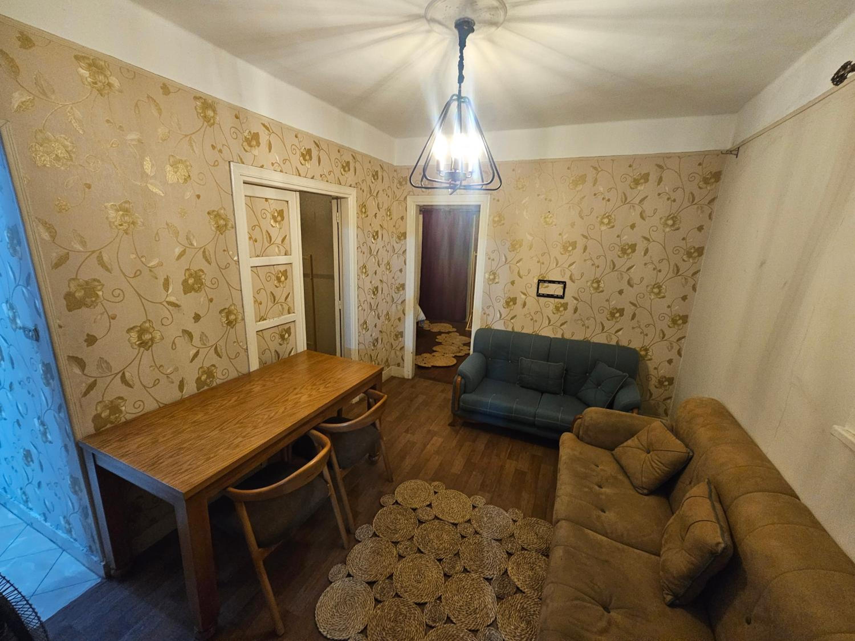 Downtown simple apartment - families only