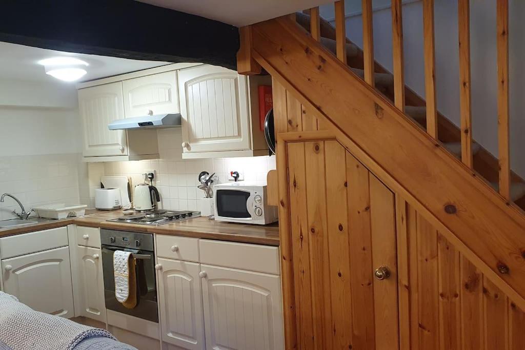 Yr Hen Efail Cosy 1 bedroom Cottage, with fireplace and garden view 4
