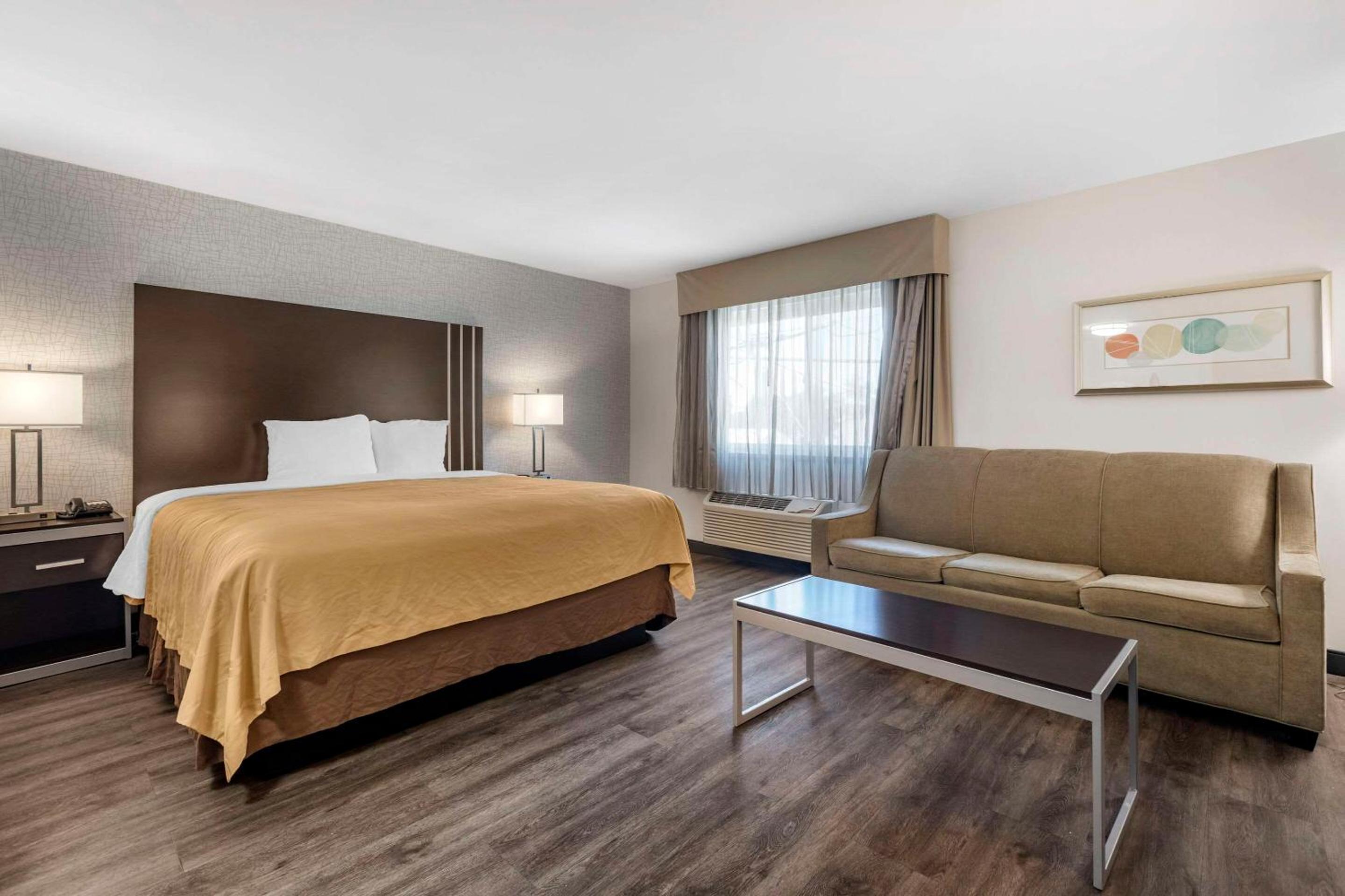 Burbank Vacations - Quality Inn Burbank Airport - Property Image 22