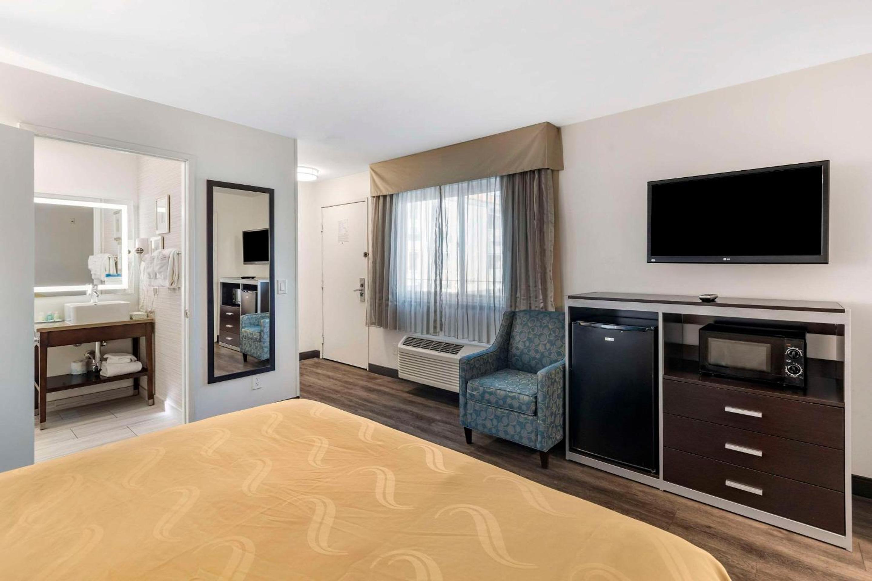 Burbank Vacations - Quality Inn Burbank Airport - Property Image 26