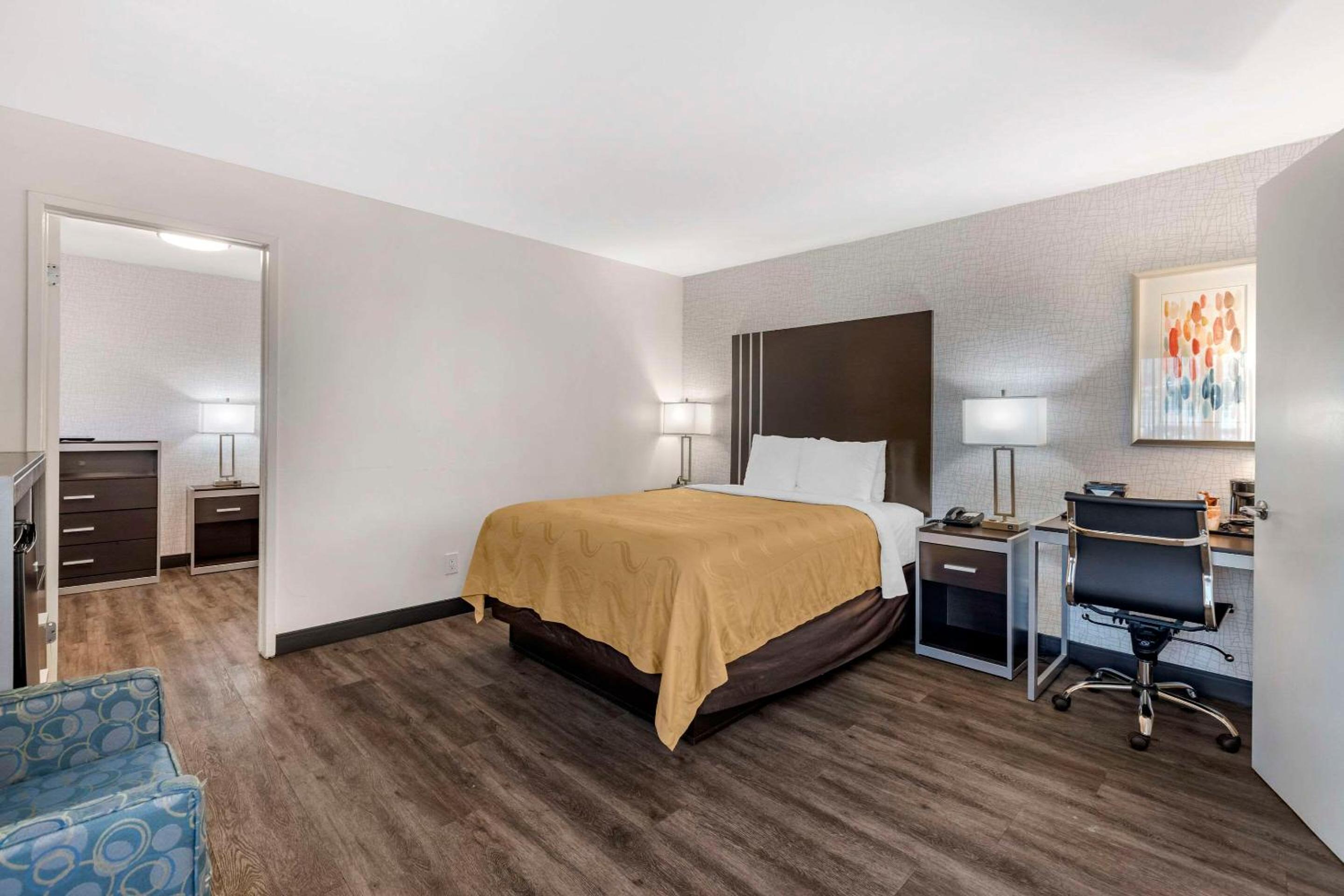 Burbank Vacations - Quality Inn Burbank Airport - Property Image 25