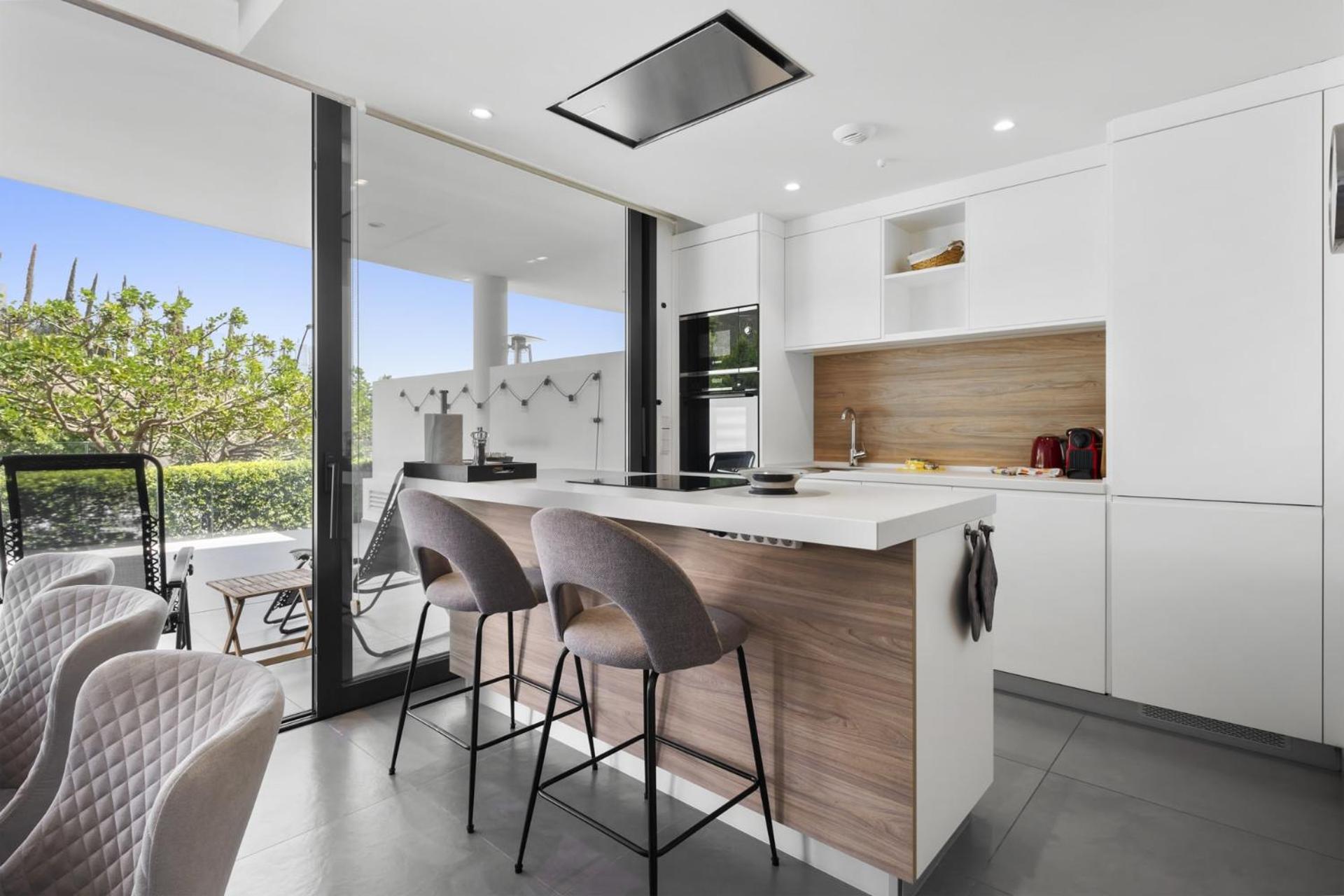 ViVi Homes - Amore Luxury ,Garden, Pool & Sauna