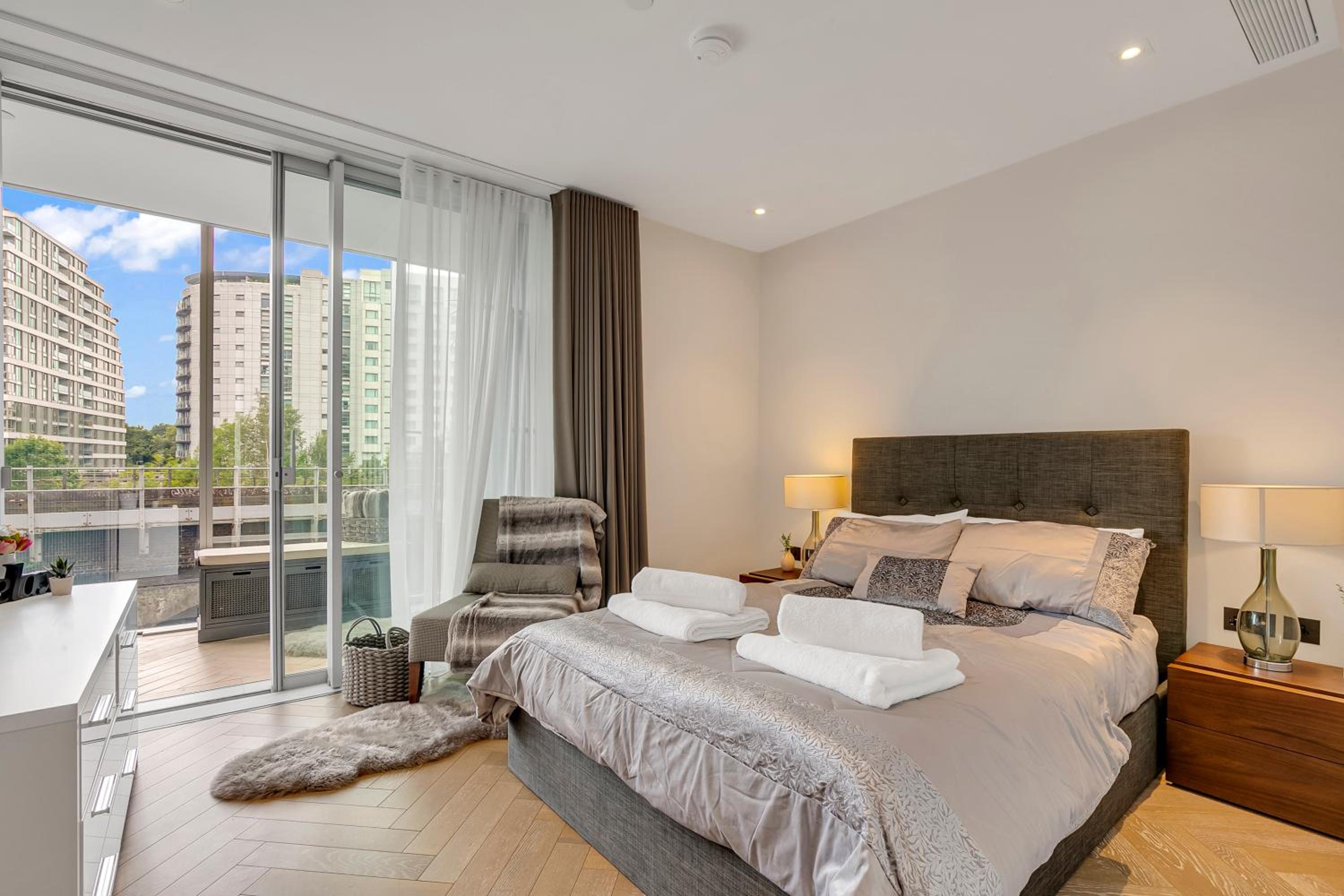 Guest Favourite Apartment at Battersea Power Station close to Chelsea London