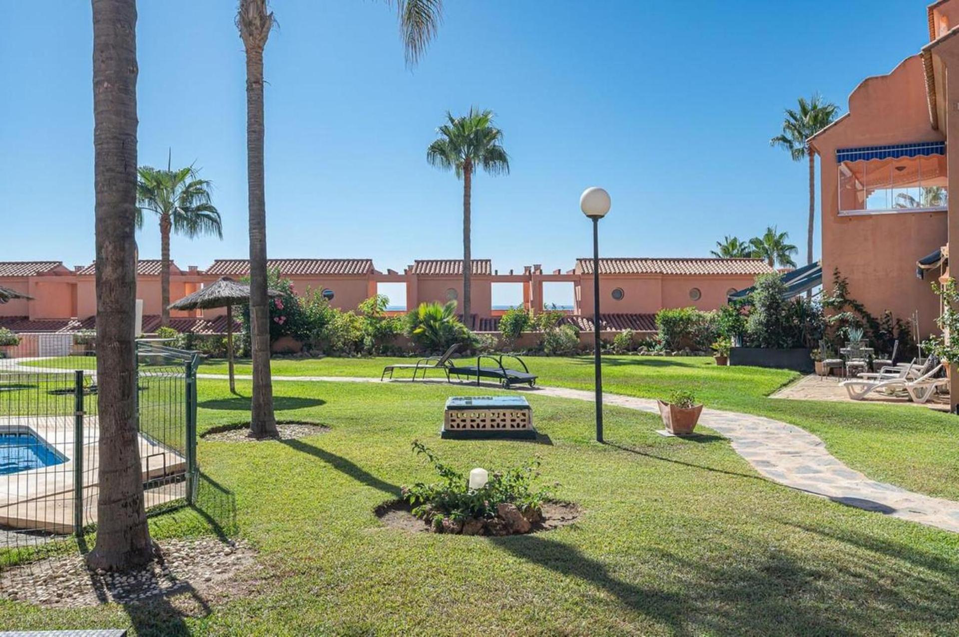 Coastal Apartment-Sleeps 5 Pool Garden ACon FreeP