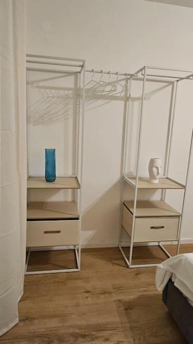 CASA8070 - Exklusive große Maisonette-Wohnung 91 qm für Familien, Gruppen, Geschäftsreisende, inklusive Parkplatz, WLAN, Kaffee und Tee, voll ausgestattet 