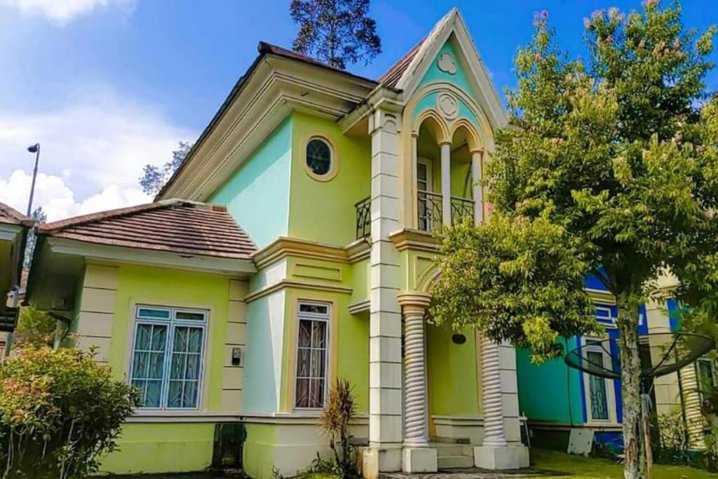 Villa Puncak 3 kamar VIP view 2