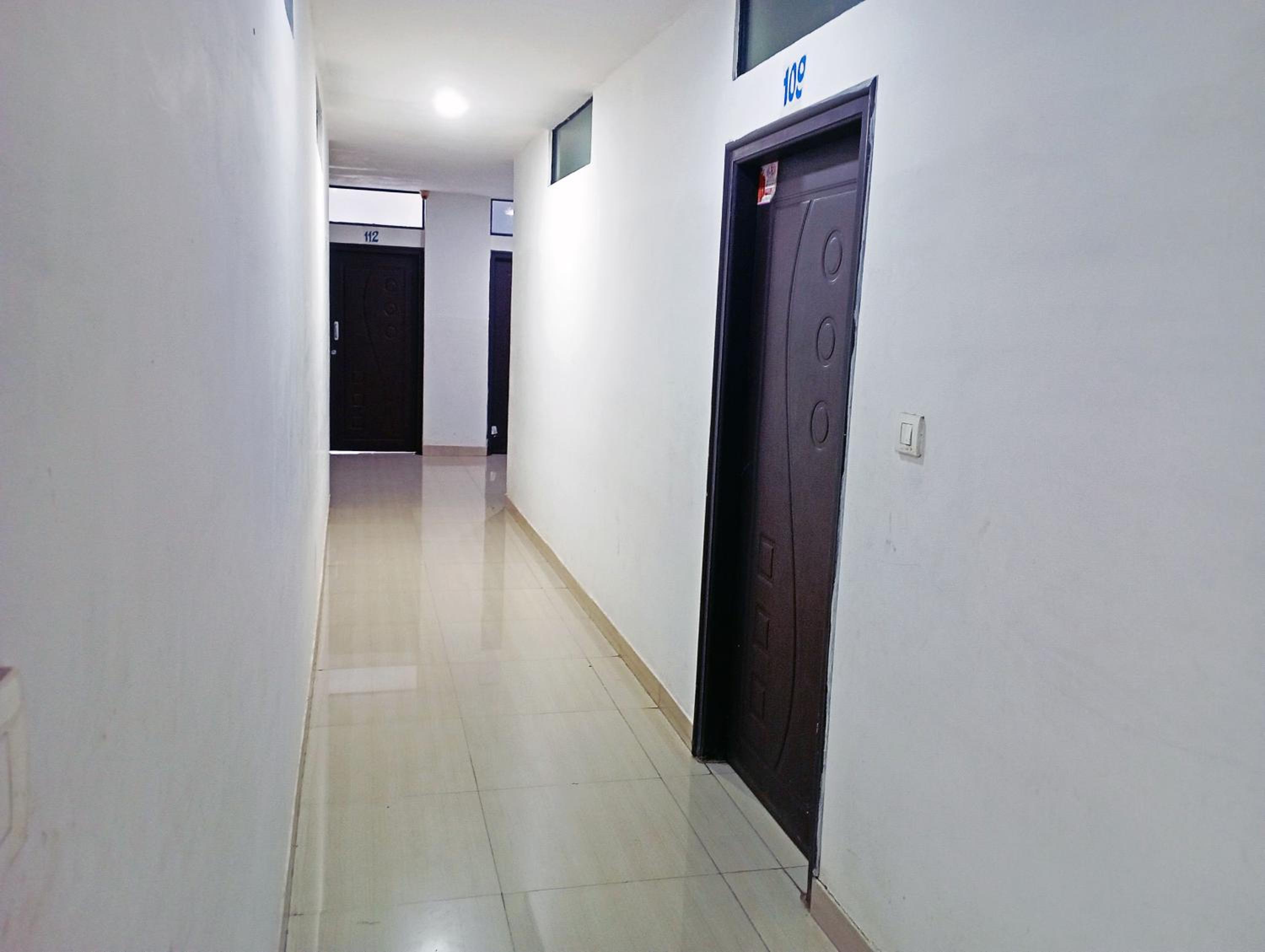 Savanur Deluxe Lodge