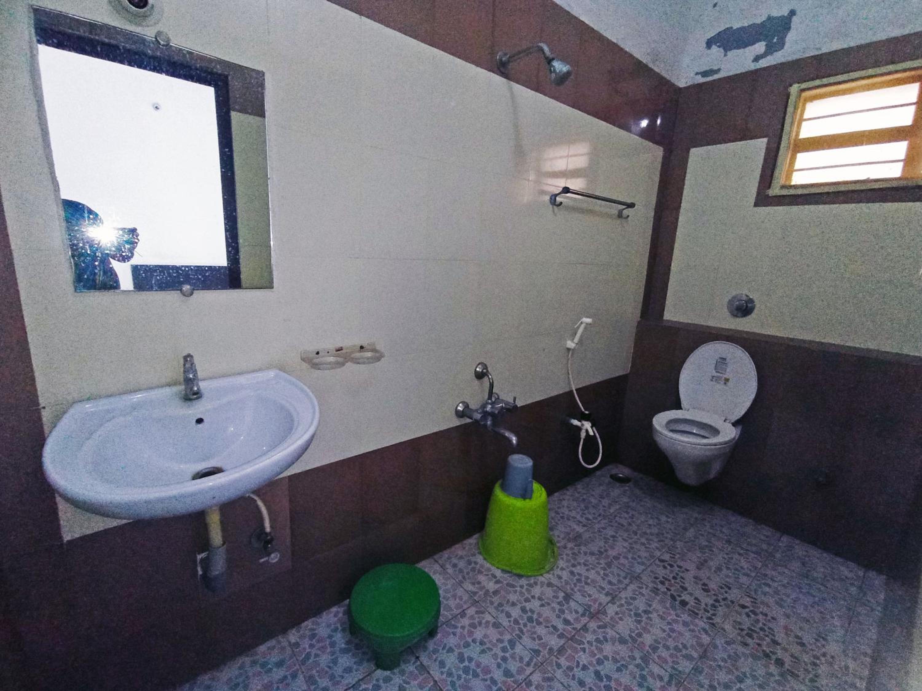 Savanur Deluxe Lodge